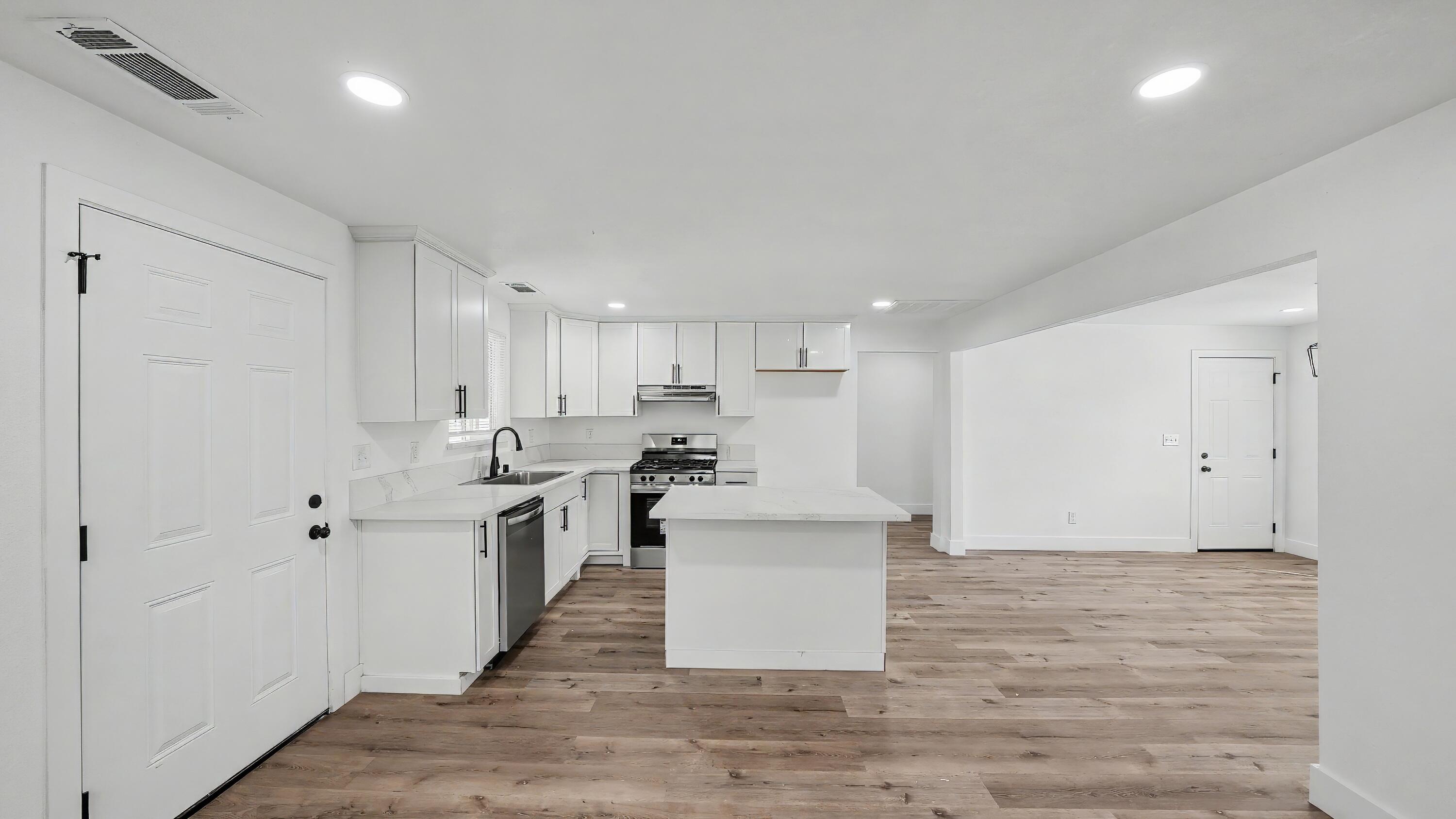 1060 W Belleview Ave, Porterville, CA 93257