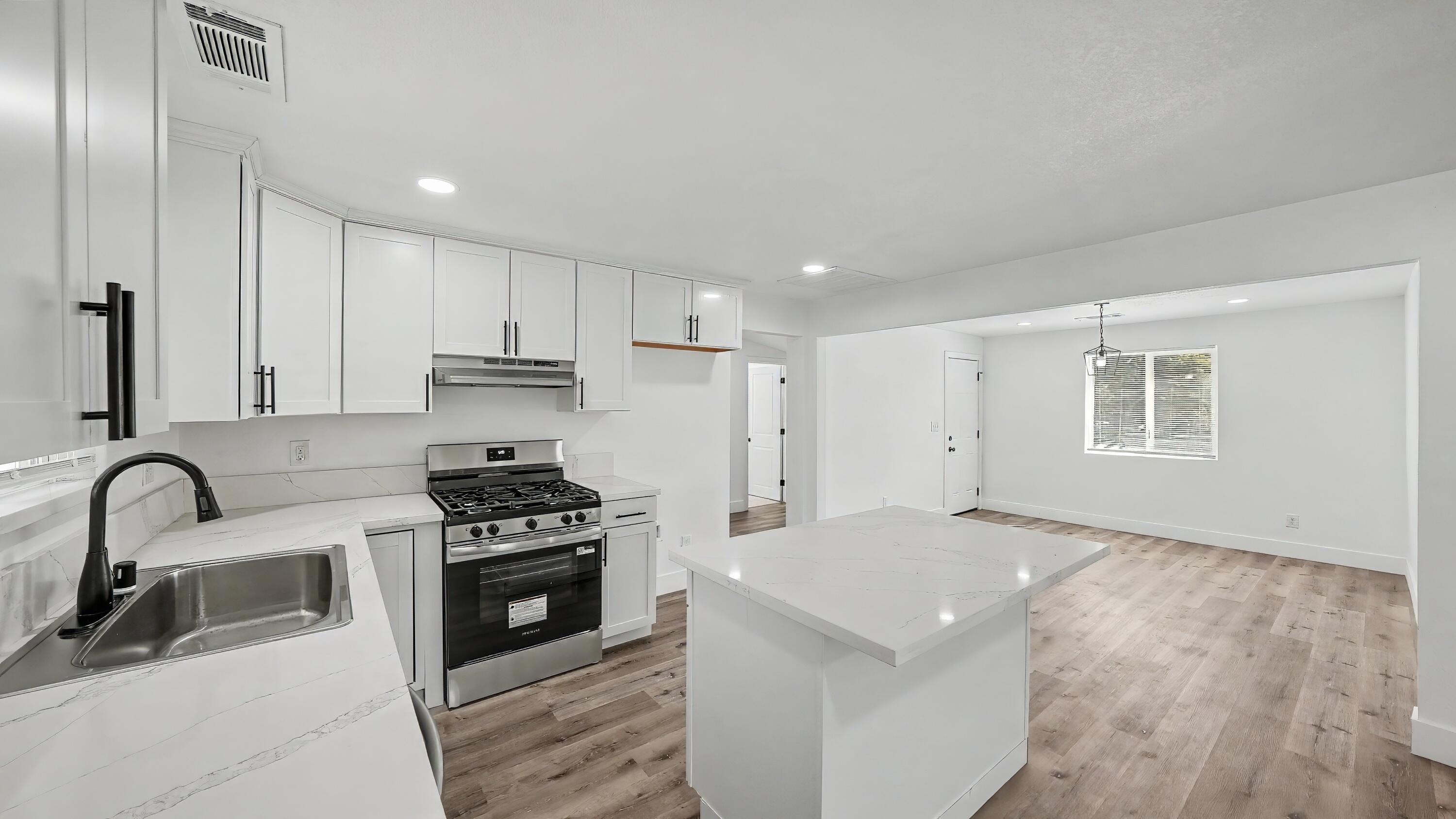 1060 W Belleview Ave, Porterville, CA 93257
