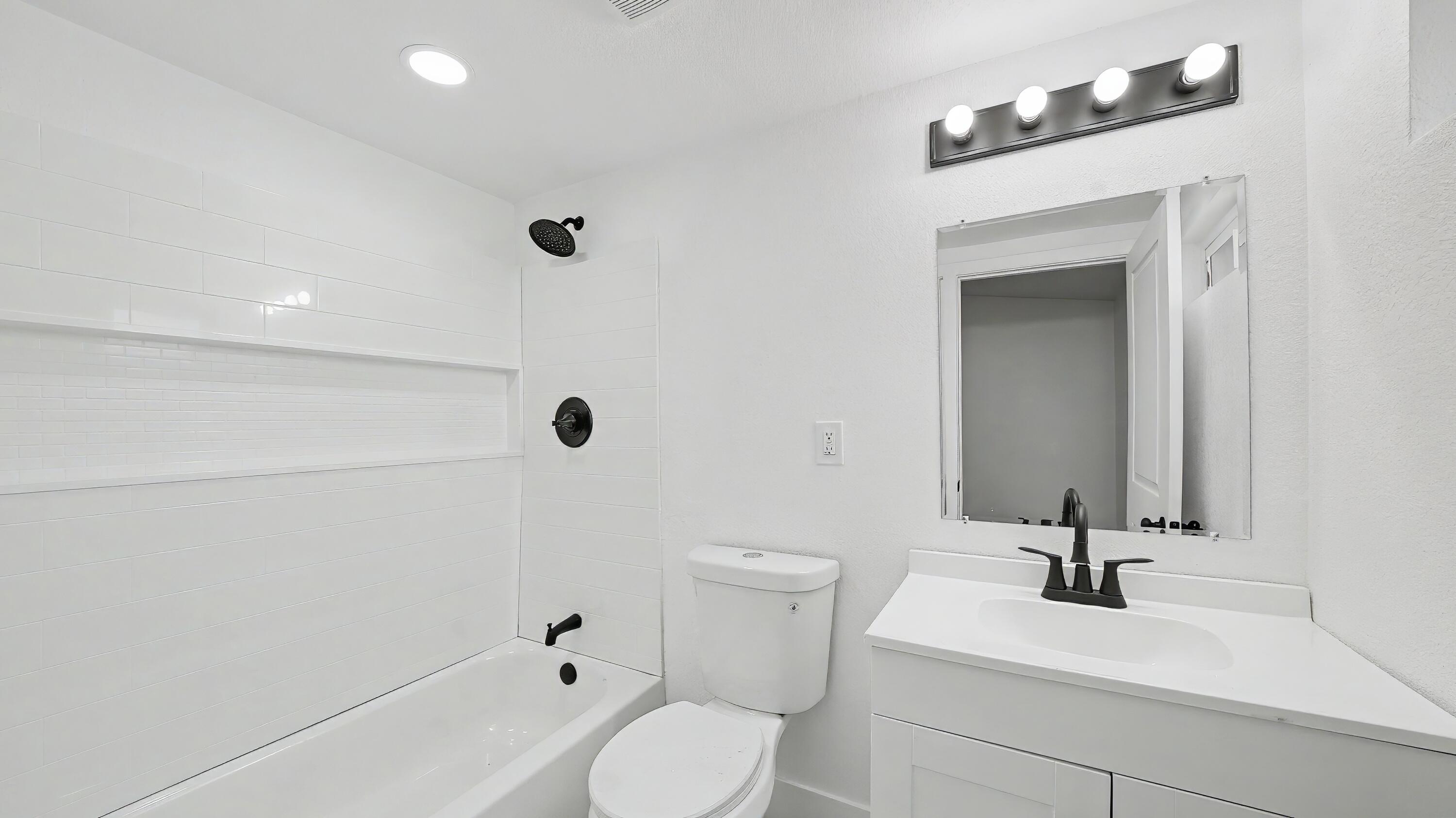 1060 W Belleview Ave, Porterville, CA 93257