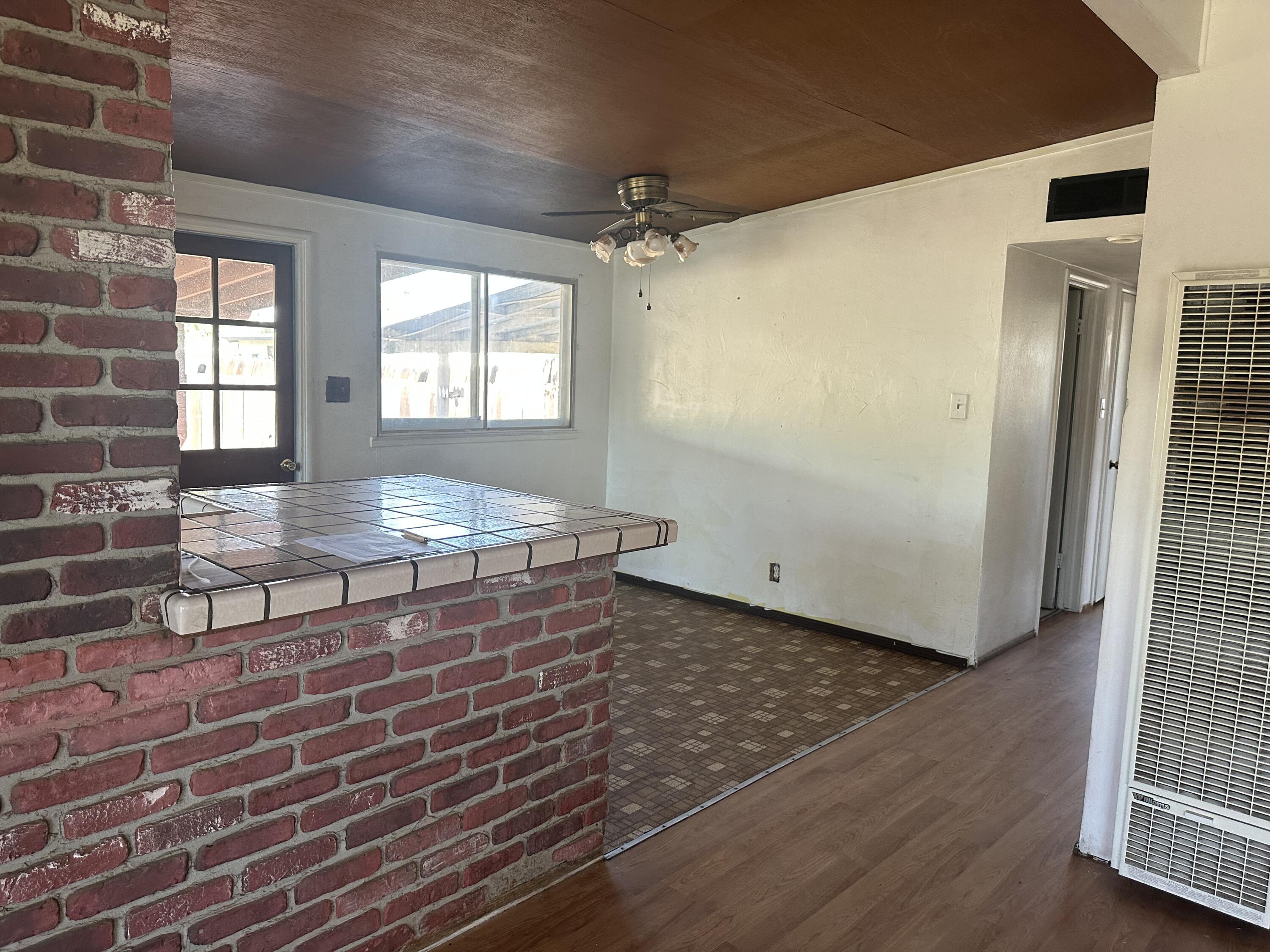 907 Neville St, Hanford, CA 93230