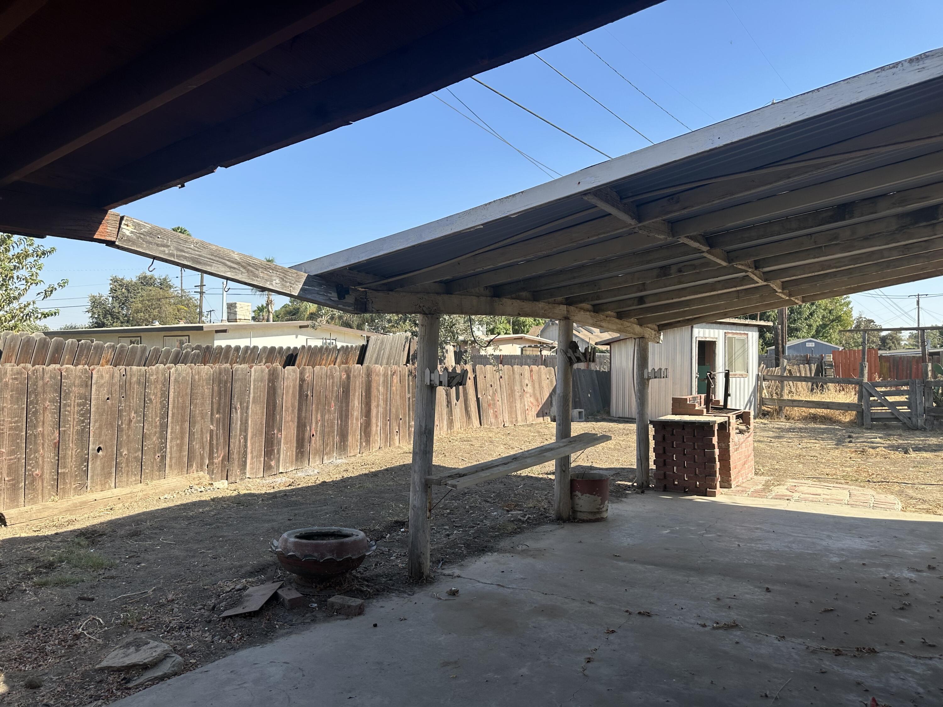 907 Neville St, Hanford, CA 93230