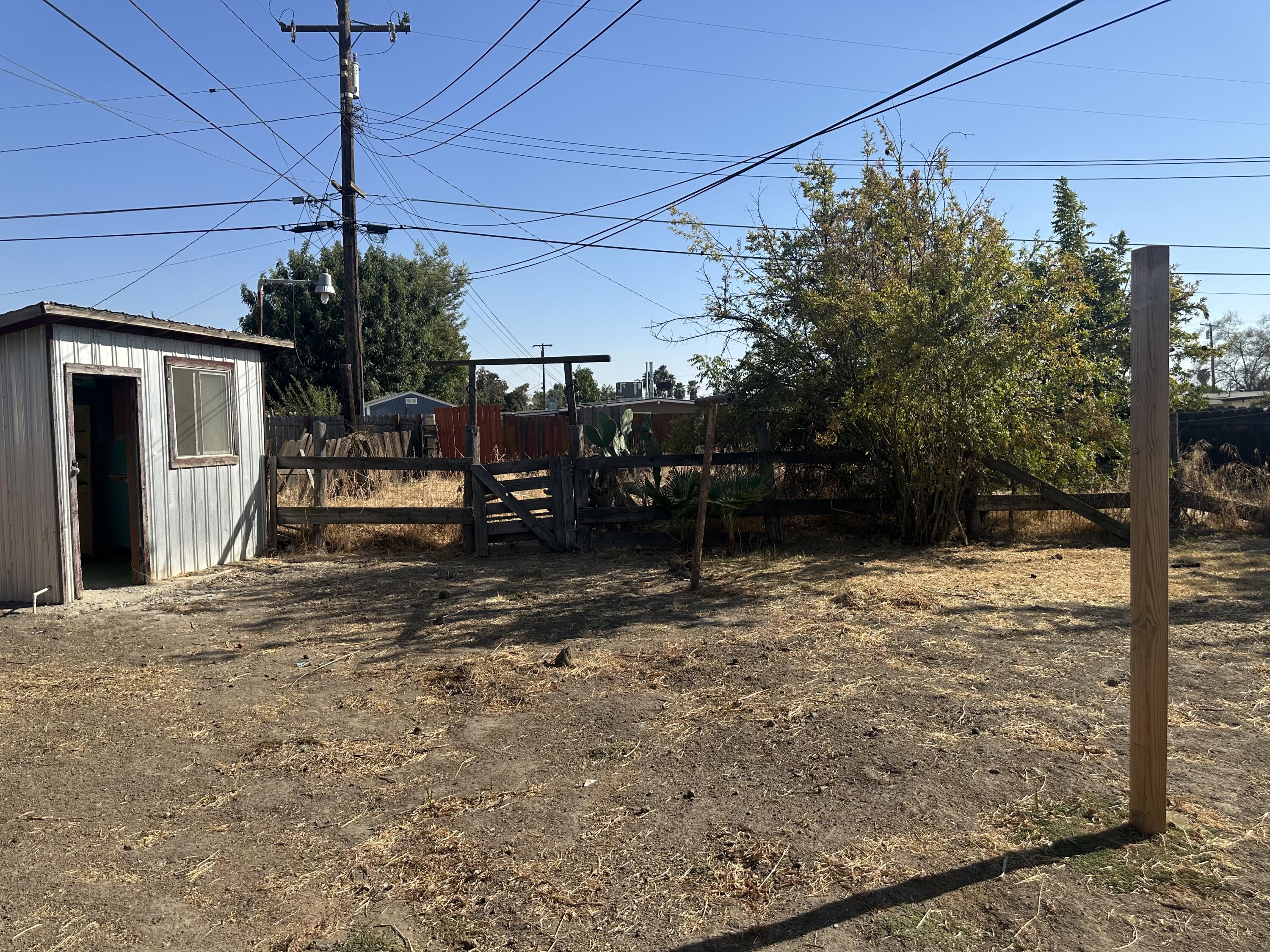 907 Neville St, Hanford, CA 93230