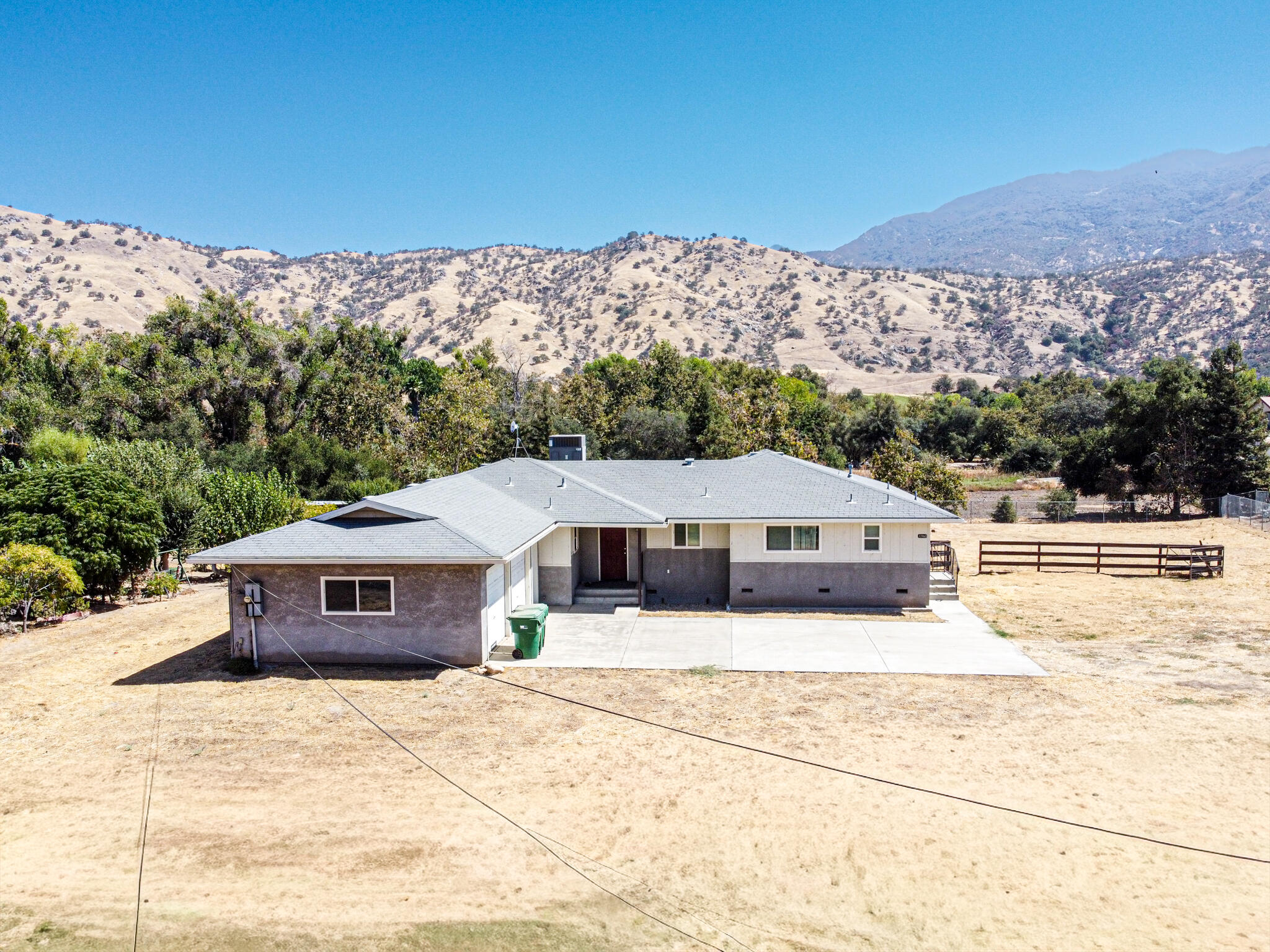 33960 Maranatha Ct, Springville, CA 93265