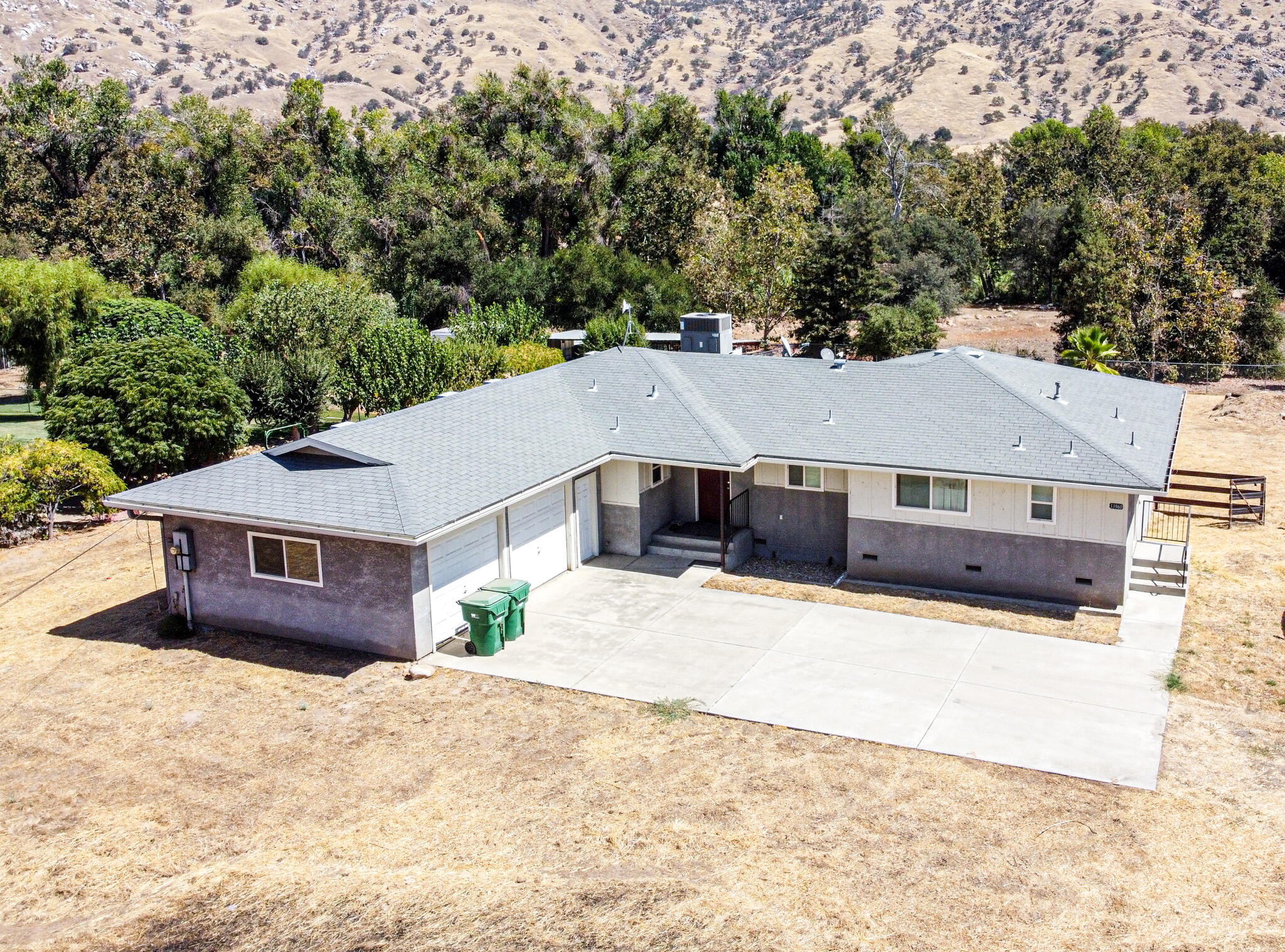 33960 Maranatha Ct, Springville, CA 93265