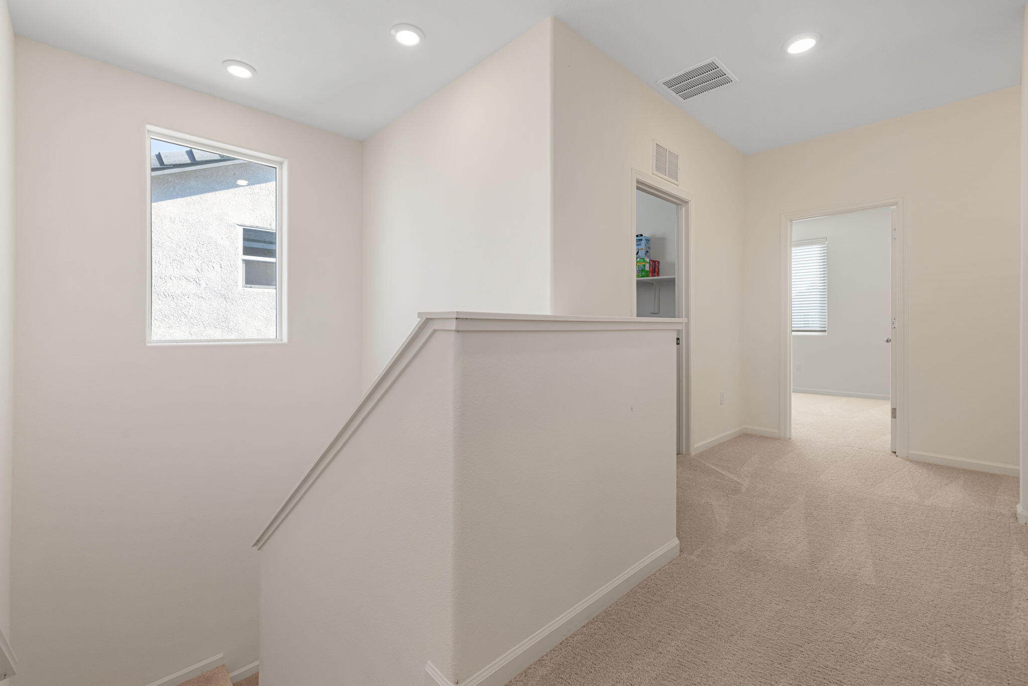 2253 S Manzanita Ct, Visalia, CA 93292