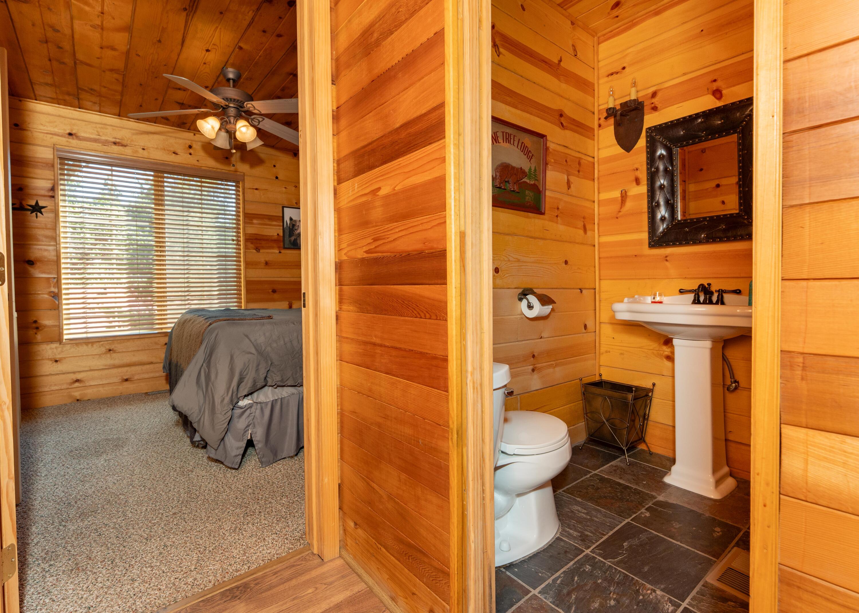 706 Loop Dr, Springville, CA 93265