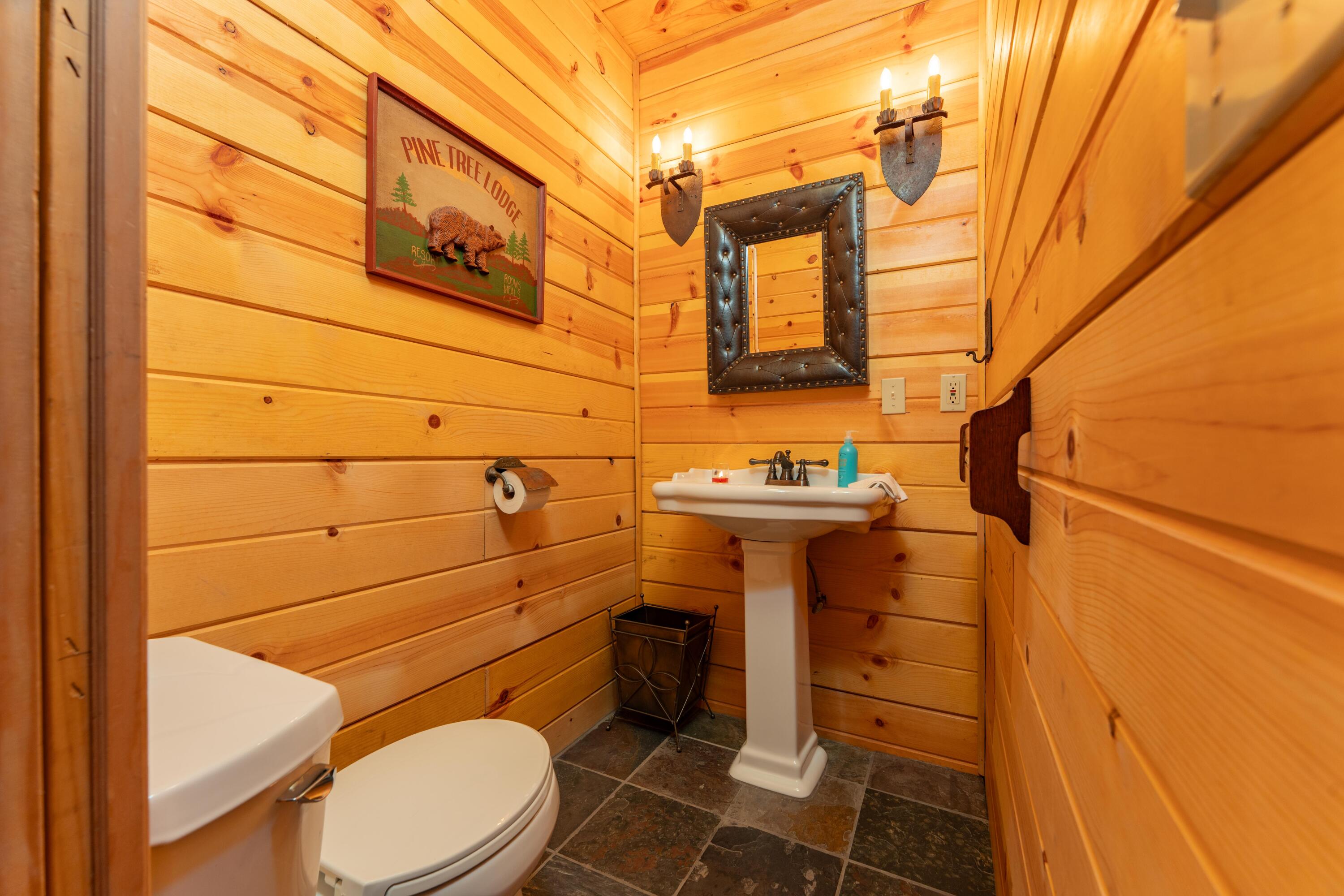 706 Loop Dr, Springville, CA 93265