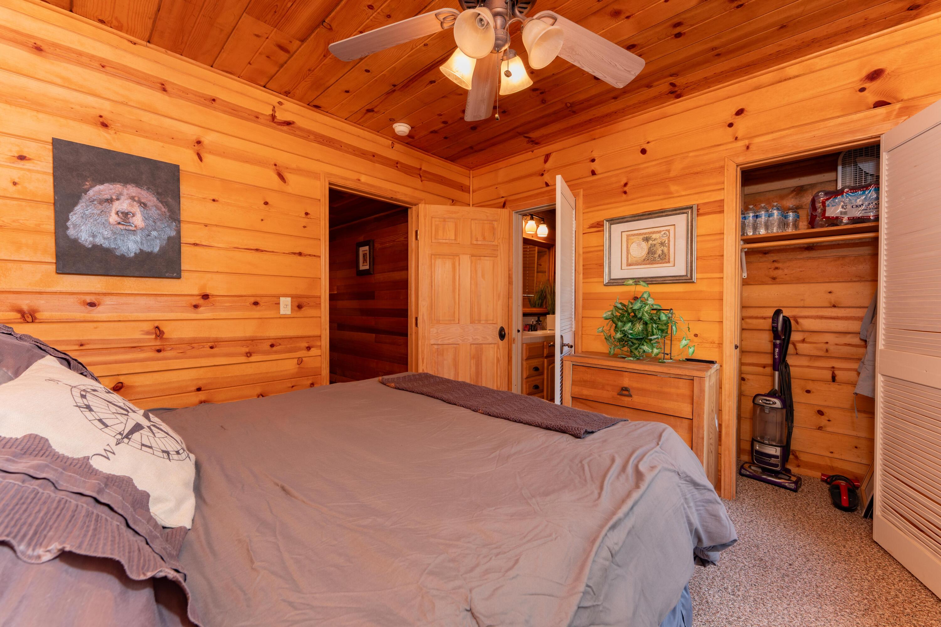 706 Loop Dr, Springville, CA 93265