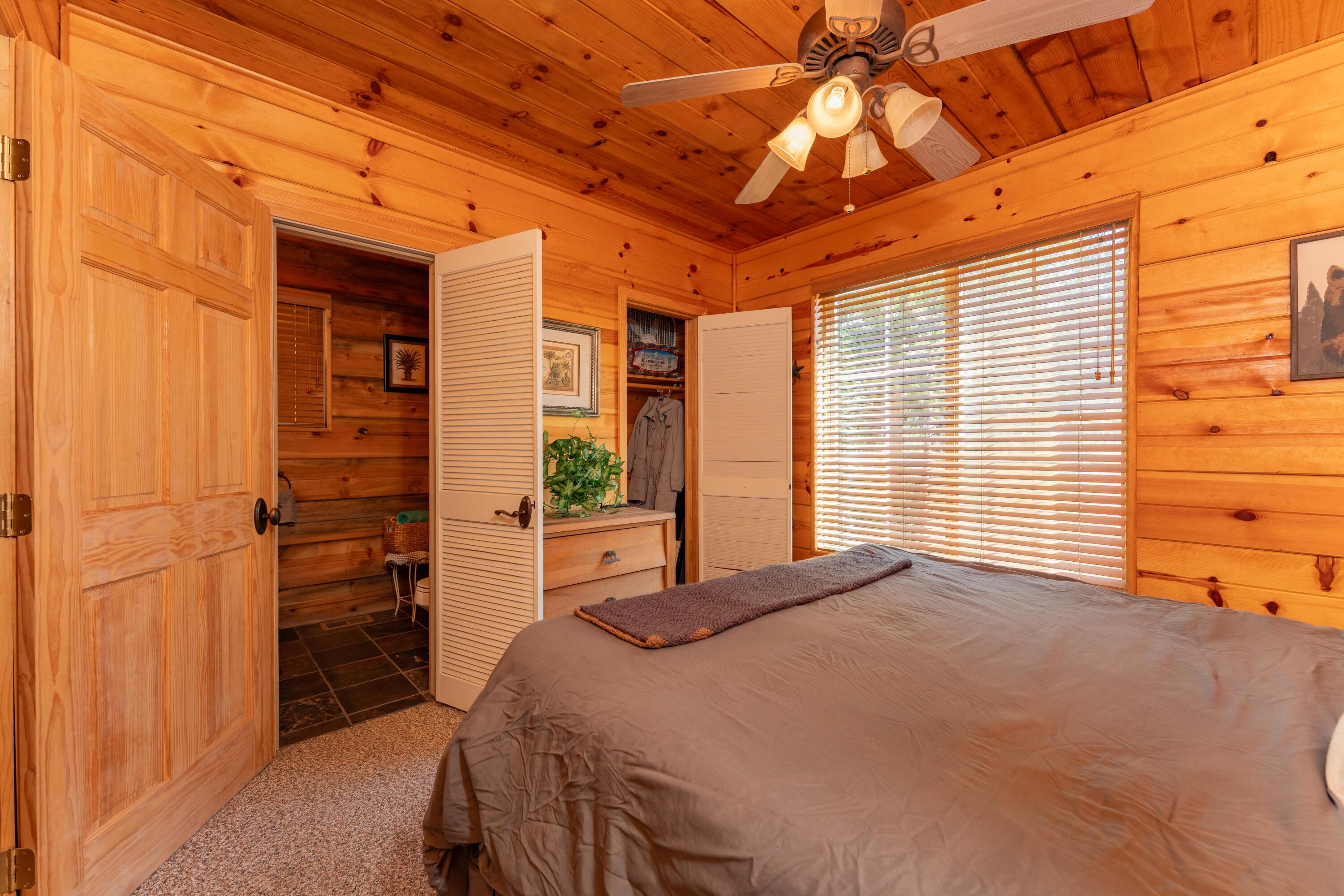 706 Loop Dr, Springville, CA 93265
