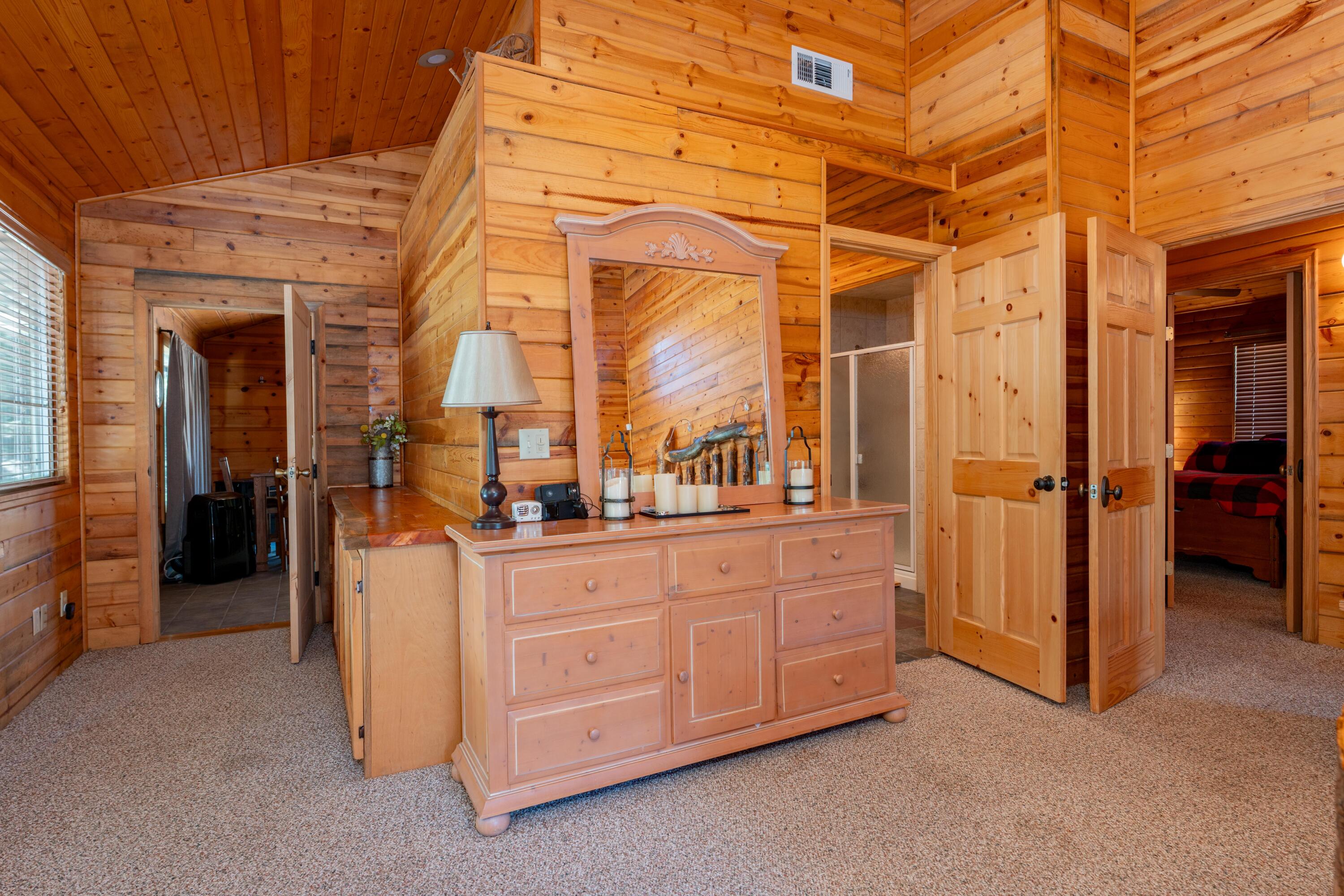 706 Loop Dr, Springville, CA 93265