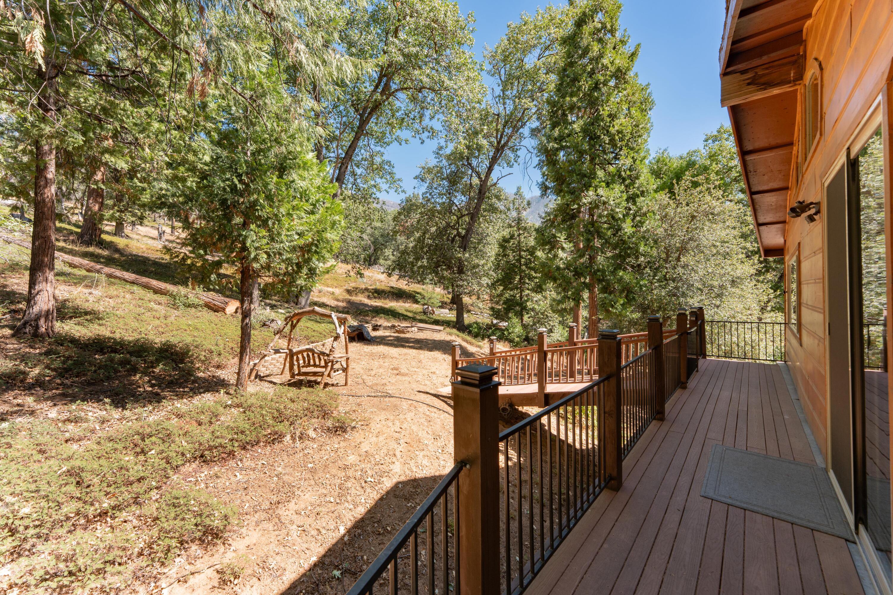706 Loop Dr, Springville, CA 93265