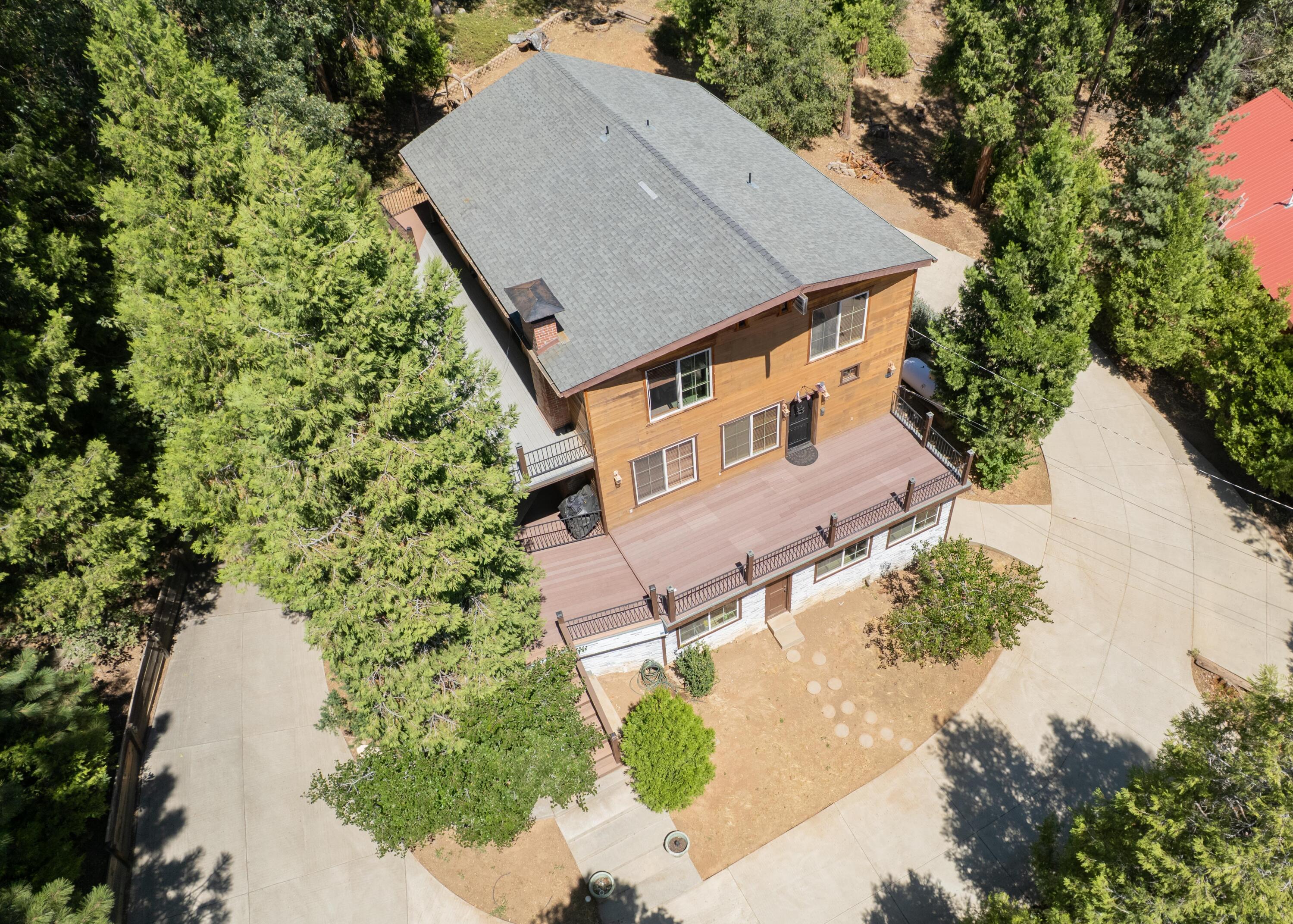 706 Loop Dr, Springville, CA 93265