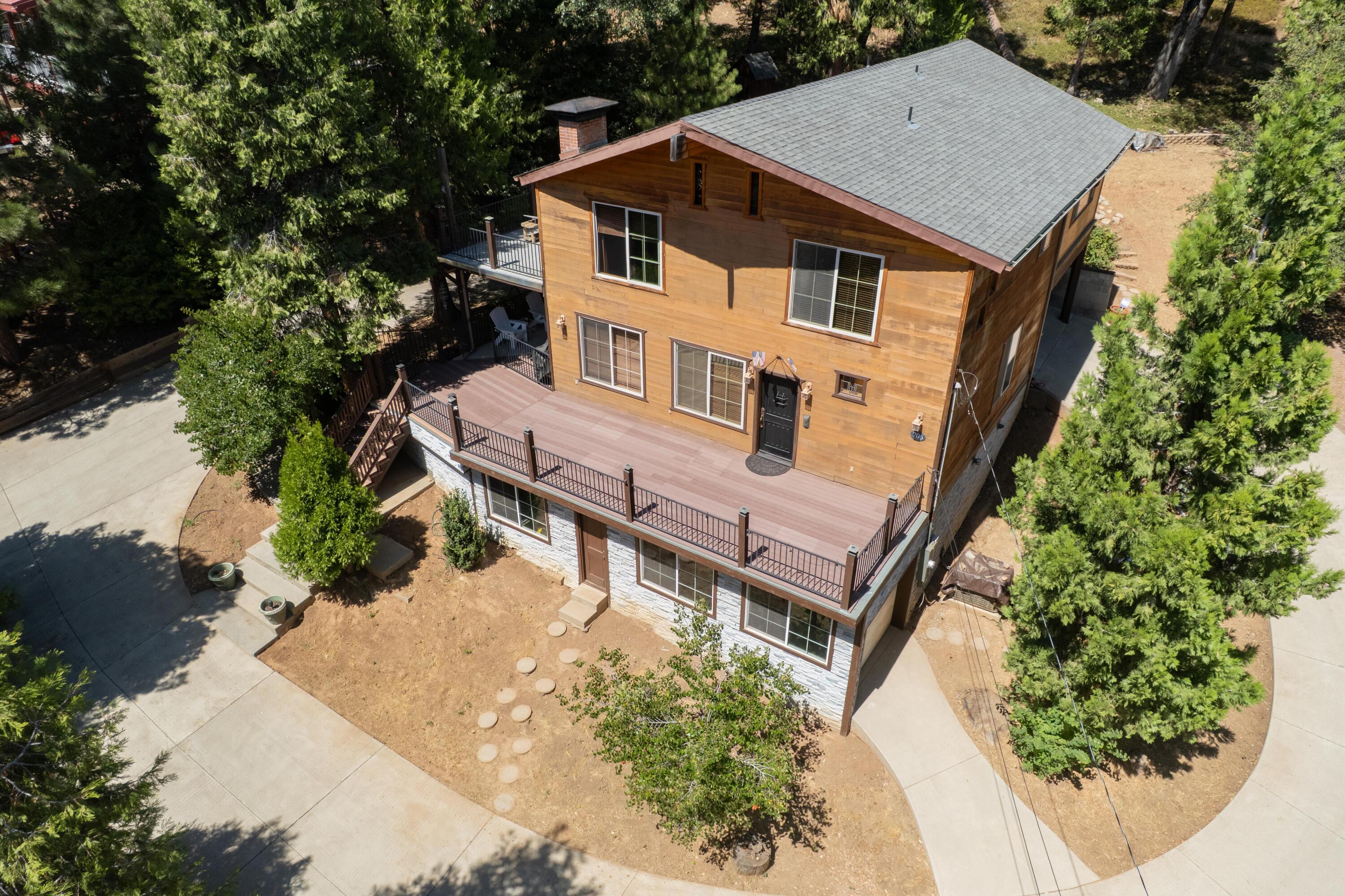 706 Loop Dr, Springville, CA 93265