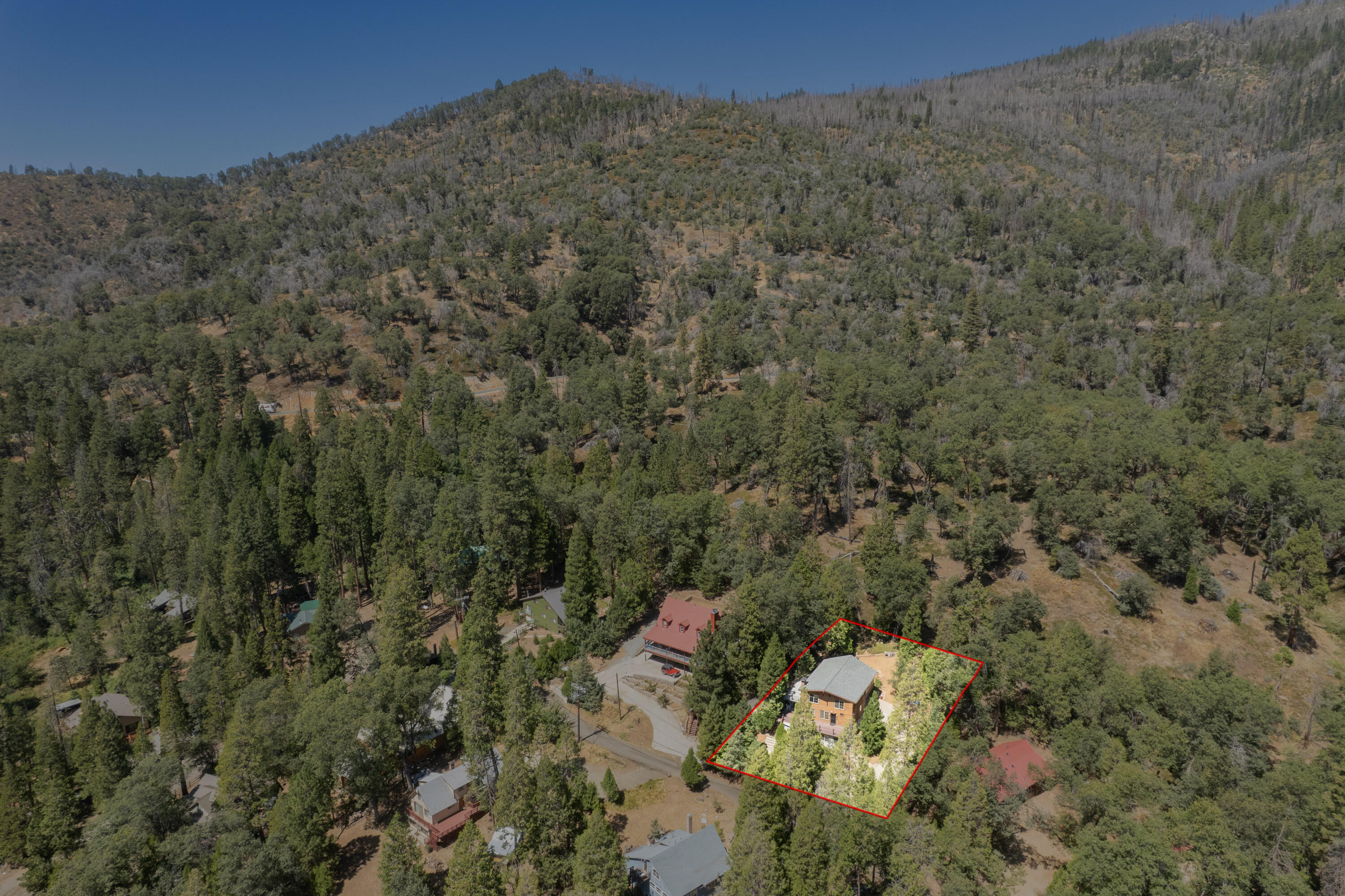 706 Loop Dr, Springville, CA 93265