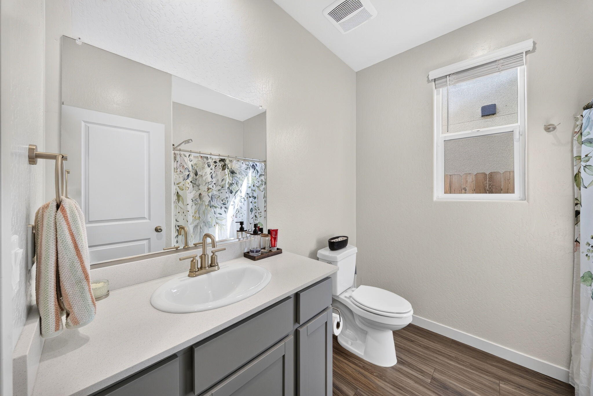 1768 W Graham St, Hanford, CA 93230