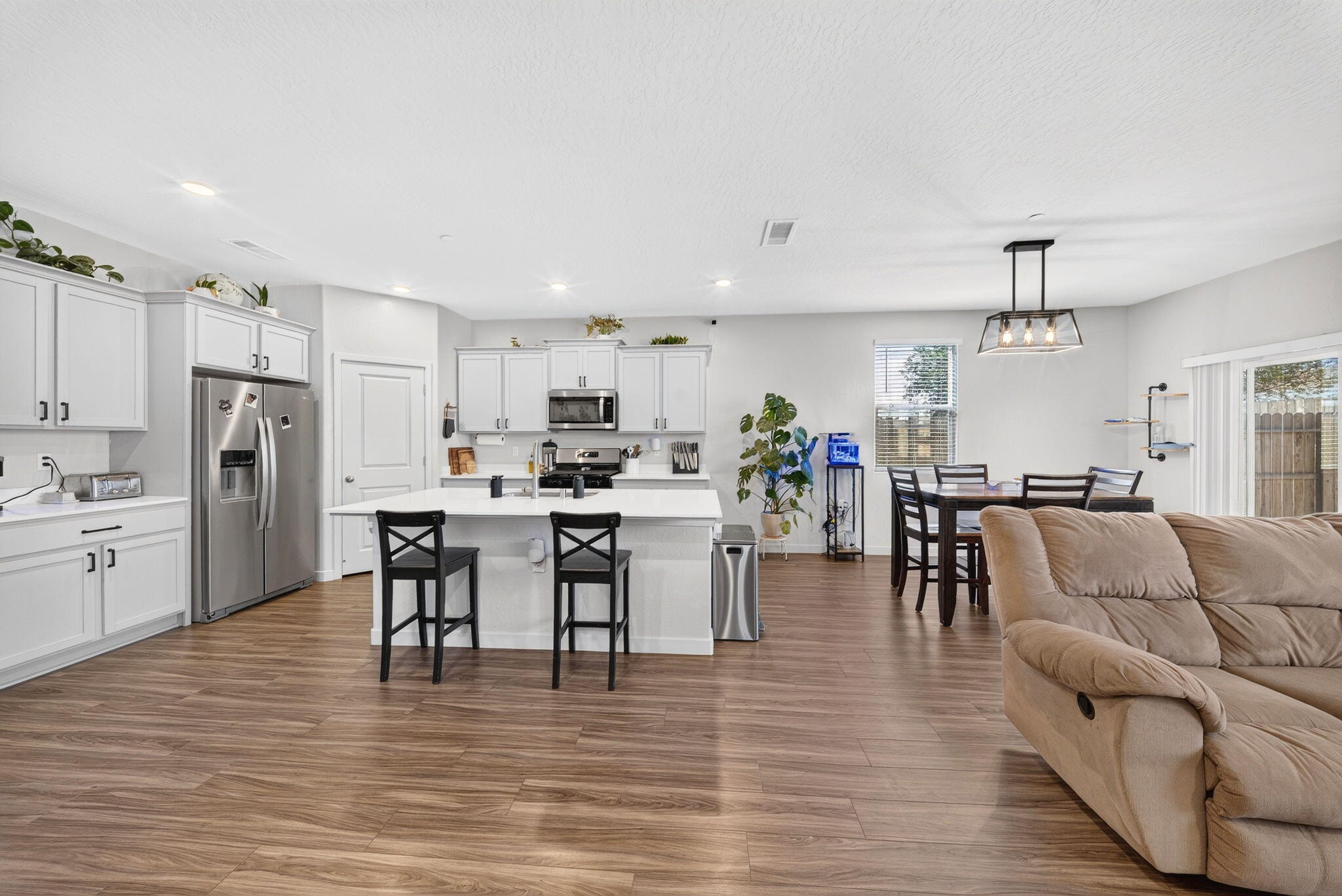 1768 W Graham St, Hanford, CA 93230