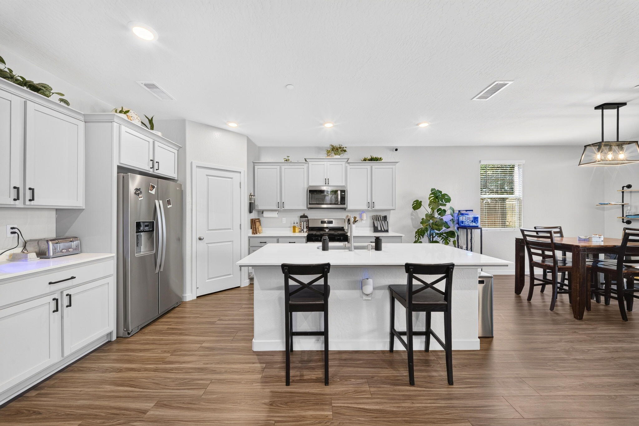 1768 W Graham St, Hanford, CA 93230
