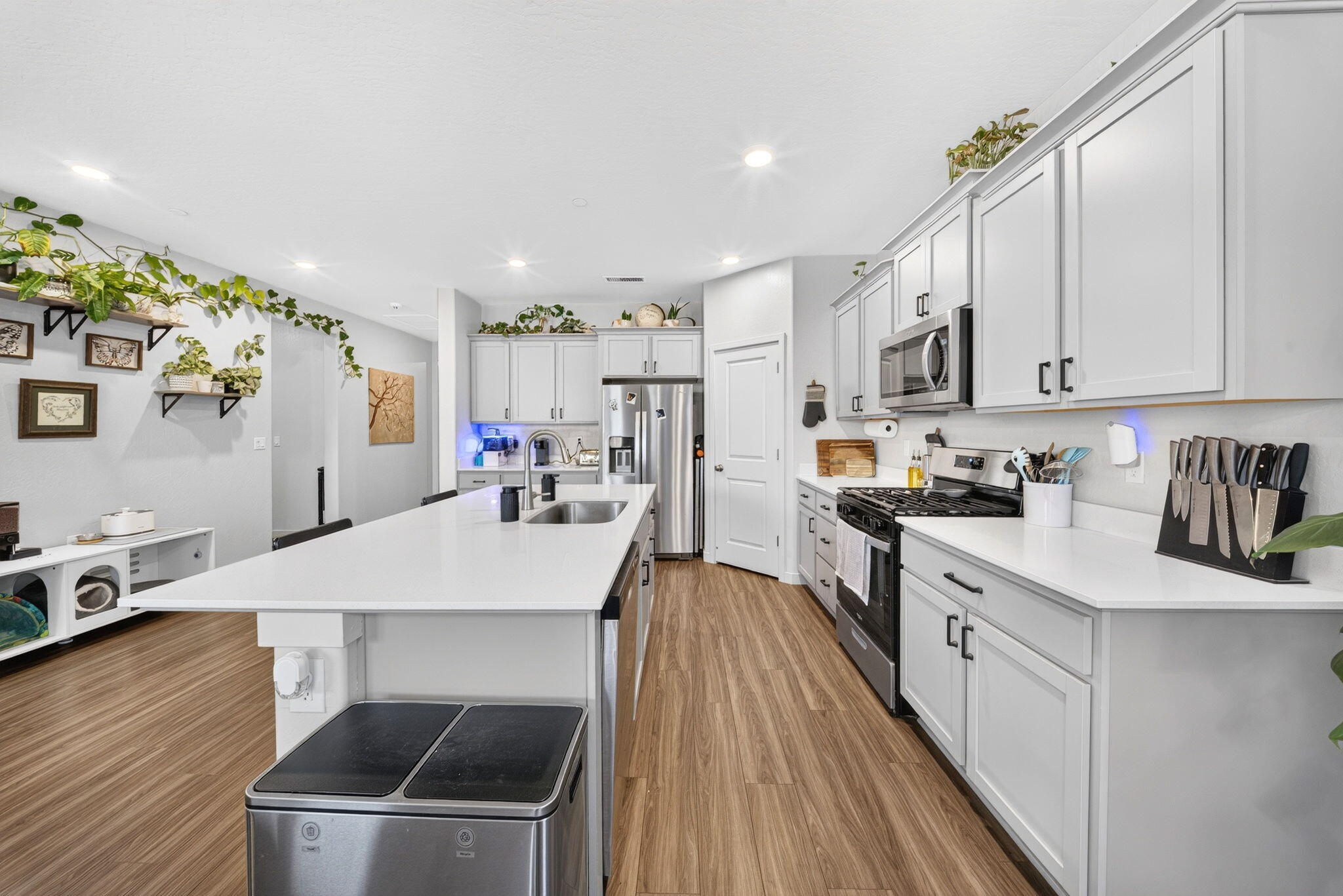 1768 W Graham St, Hanford, CA 93230