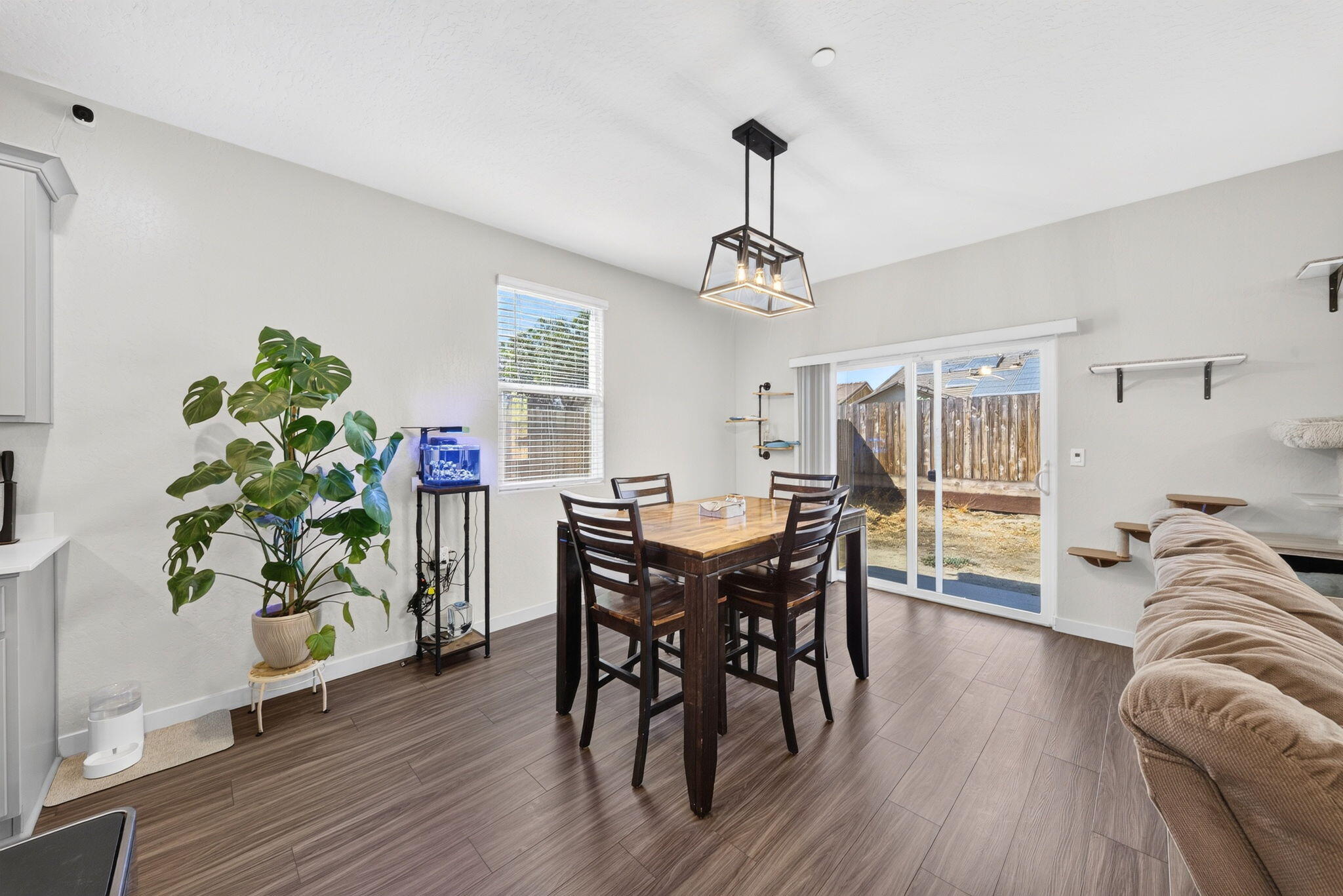 1768 W Graham St, Hanford, CA 93230