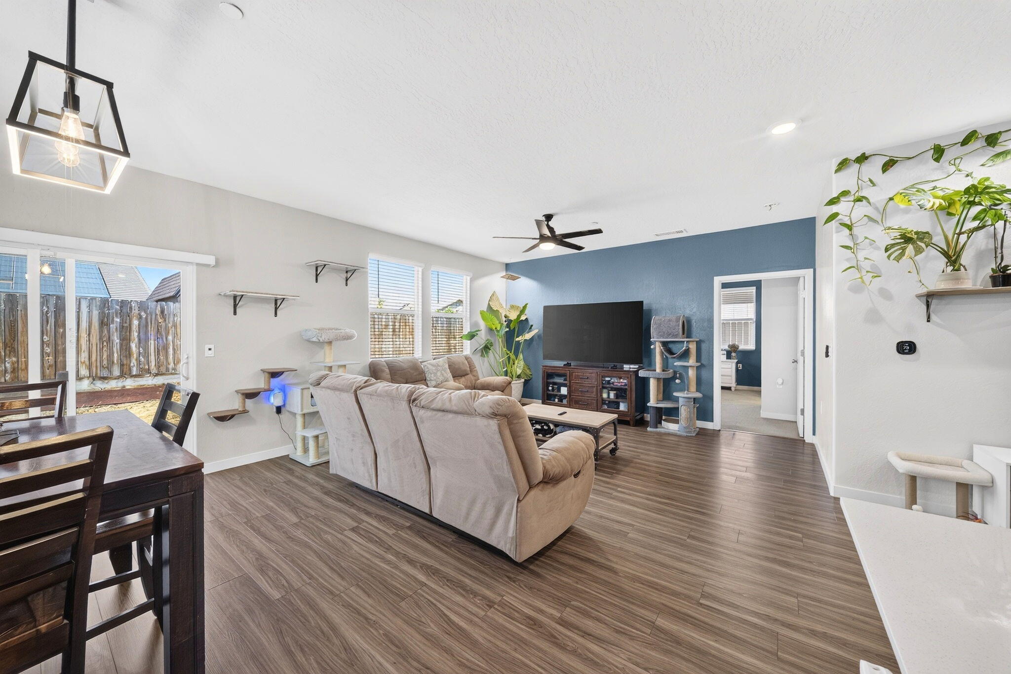 1768 W Graham St, Hanford, CA 93230