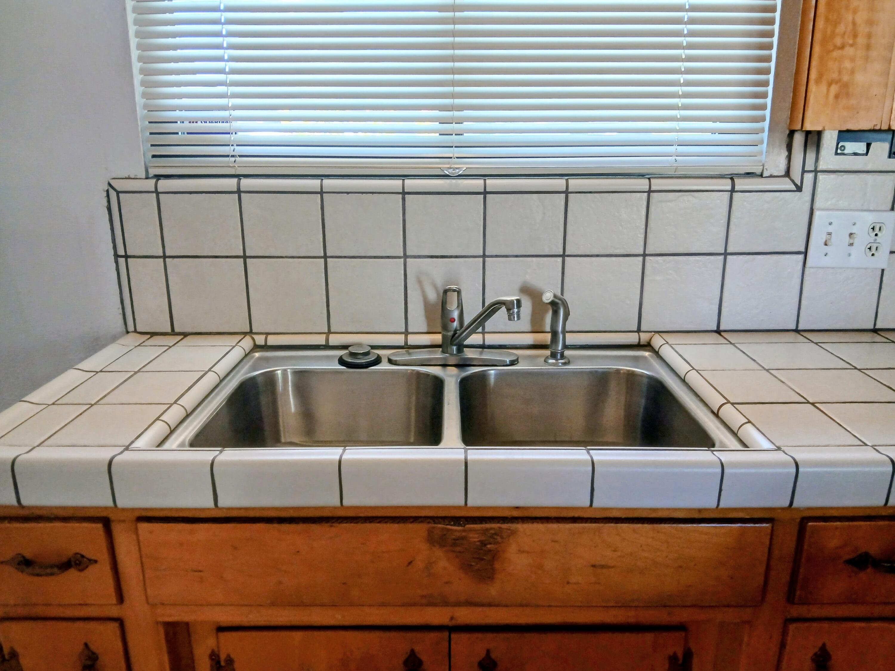 1198 S Salome St, Tulare, CA 93274