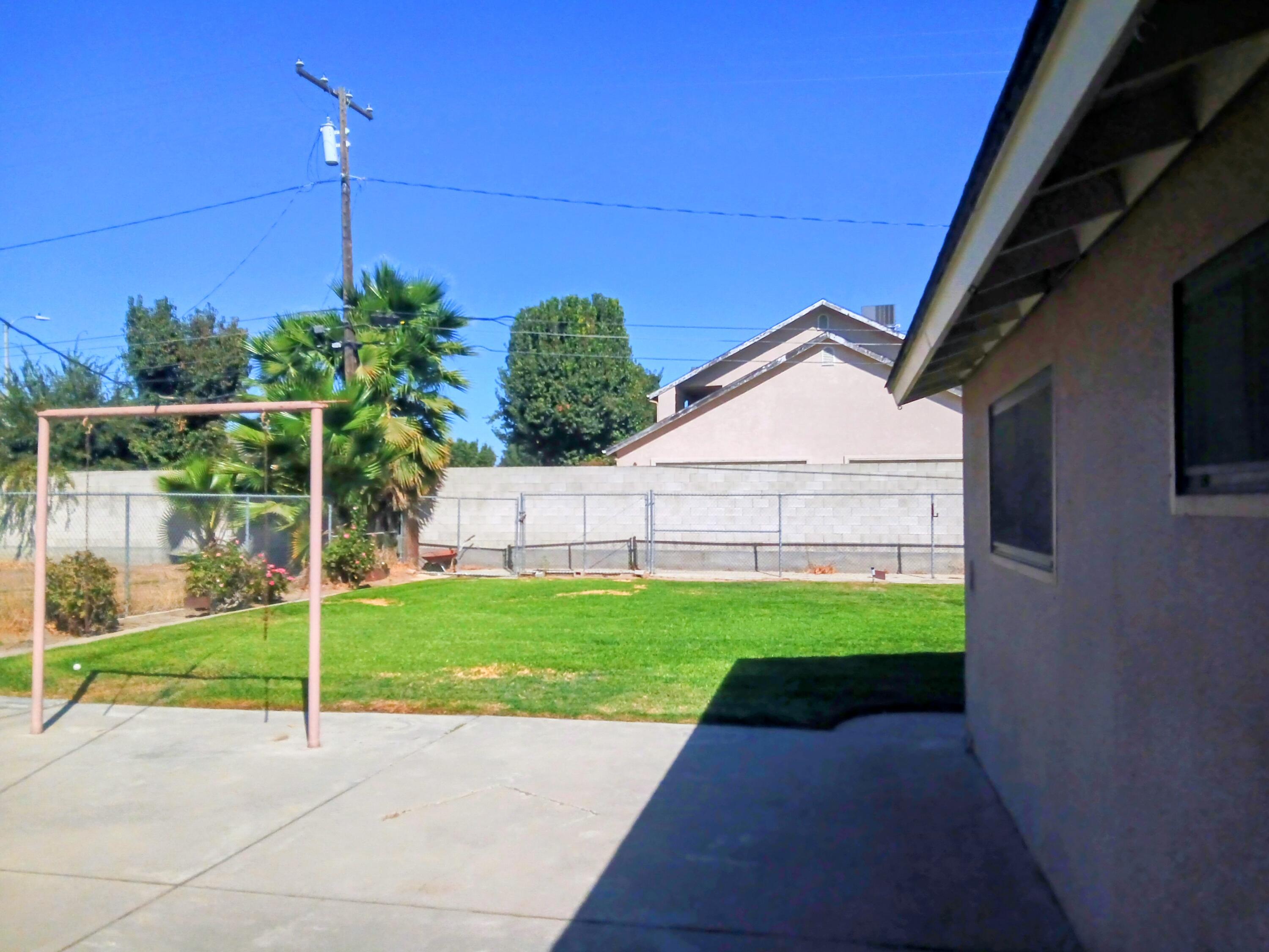 1198 S Salome St, Tulare, CA 93274