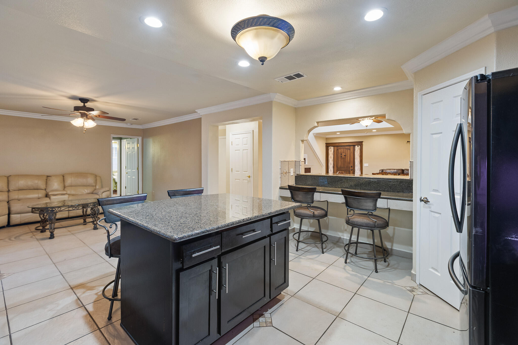 3124 N Mendonca, Visalia, CA 93291