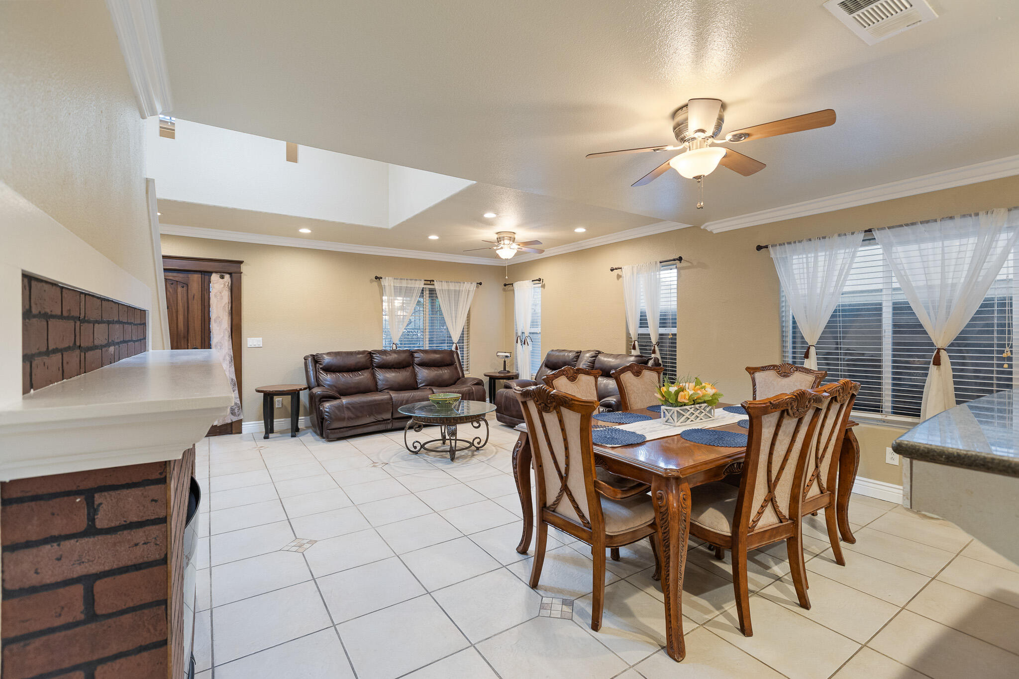 3124 N Mendonca, Visalia, CA 93291