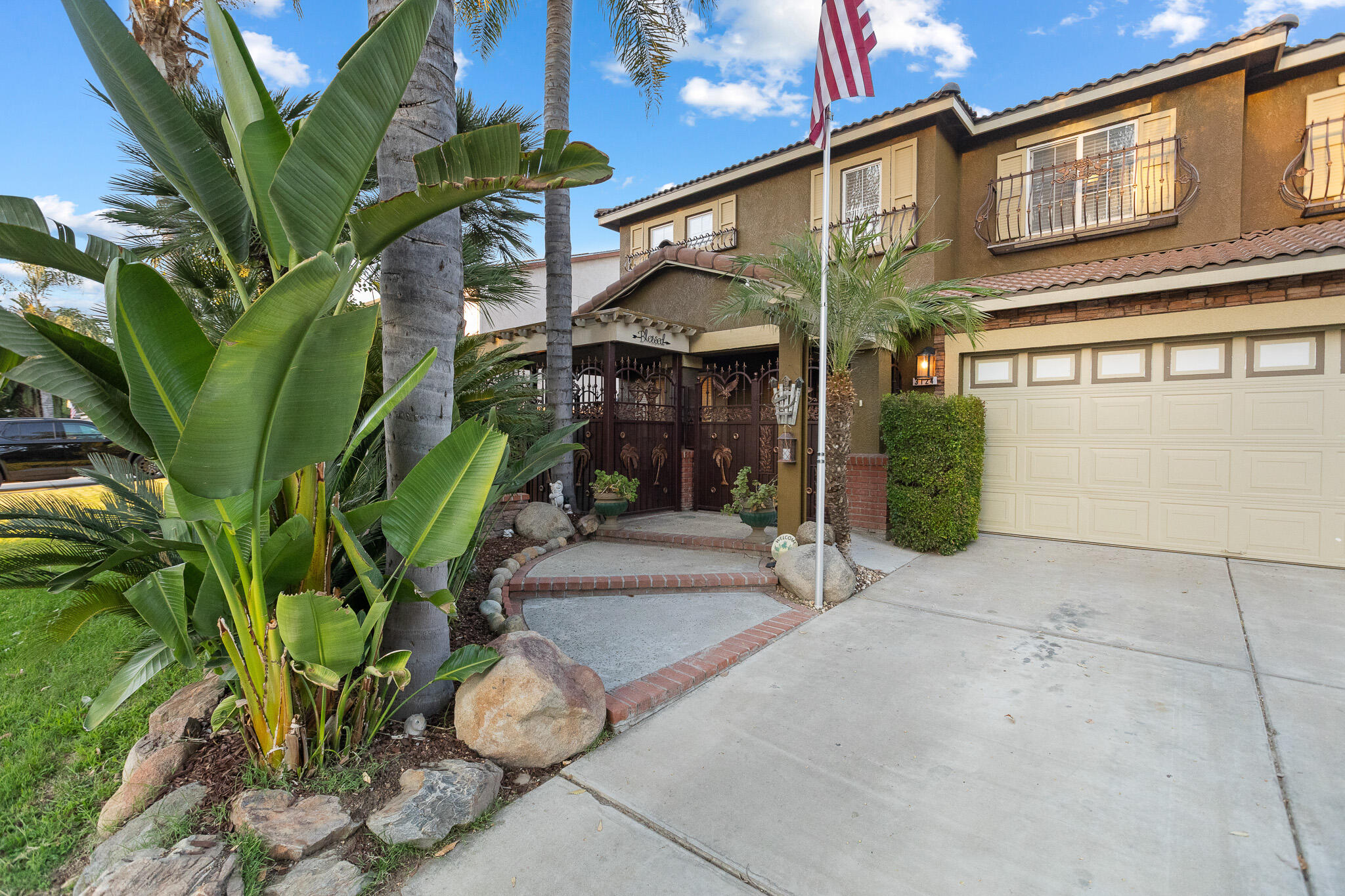 3124 N Mendonca, Visalia, CA 93291