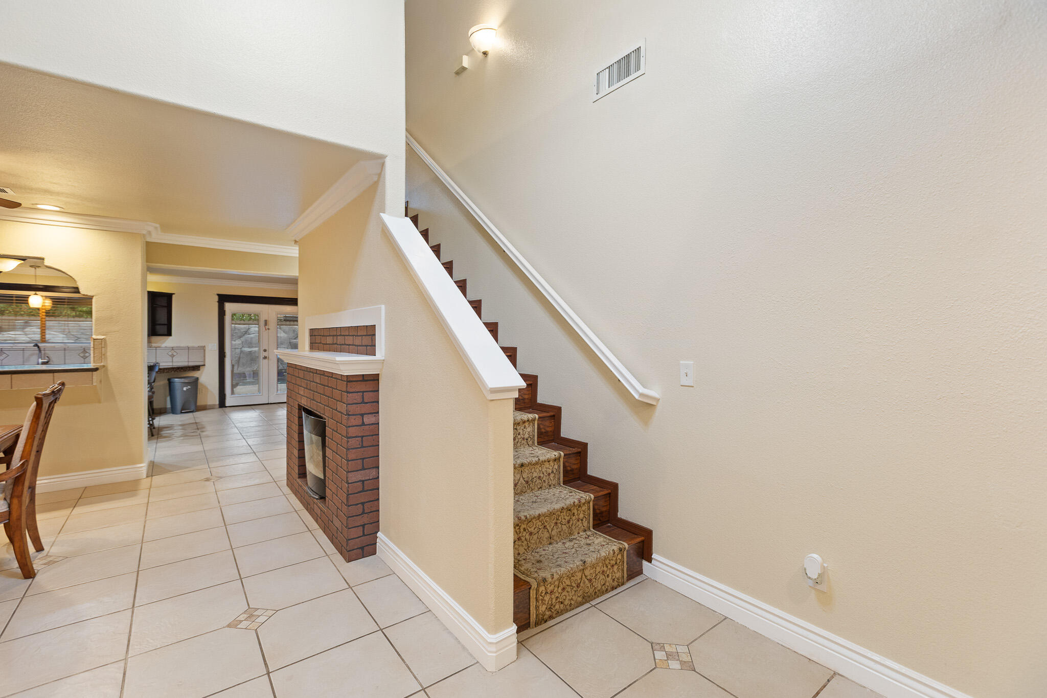 3124 N Mendonca, Visalia, CA 93291