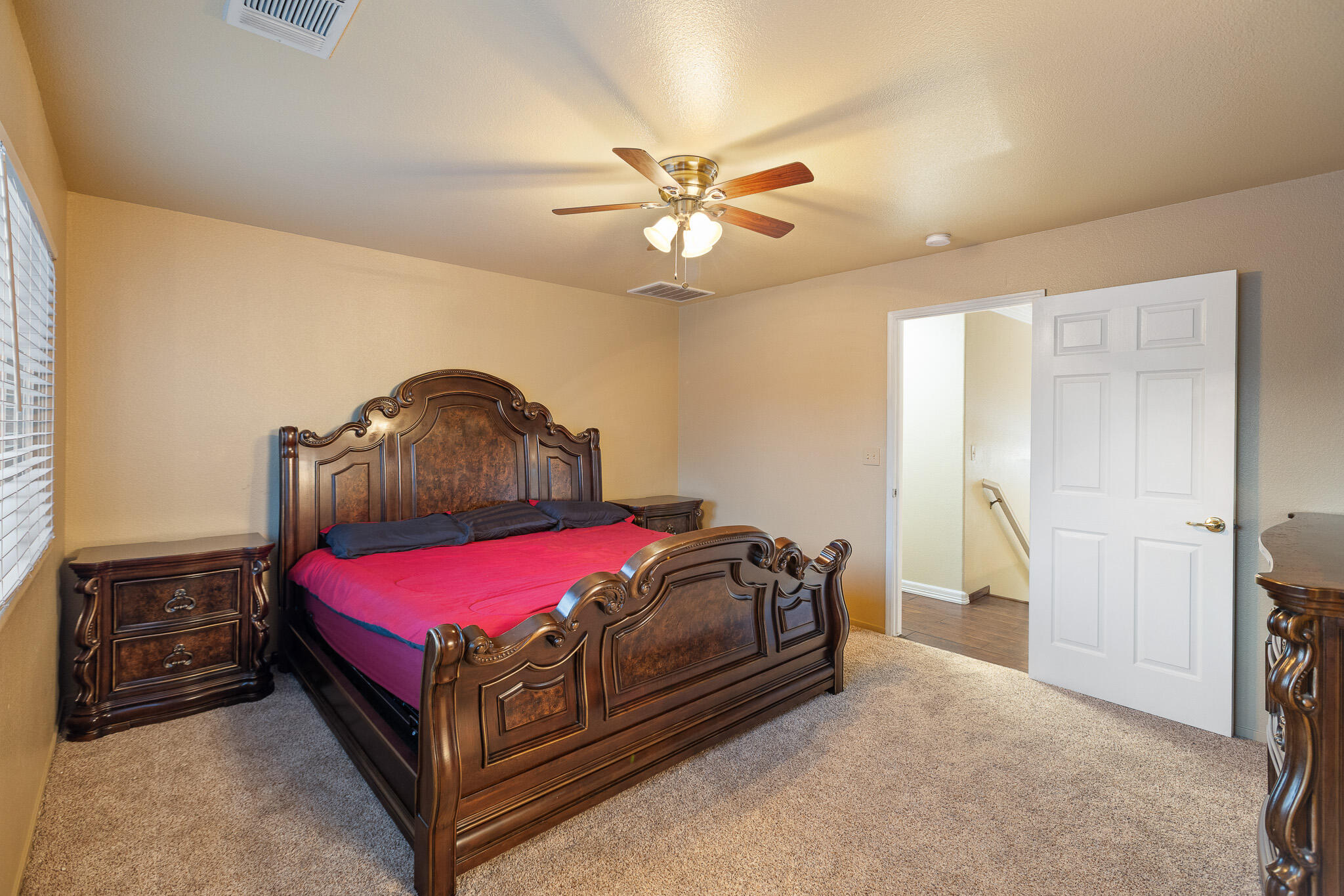 3124 N Mendonca, Visalia, CA 93291