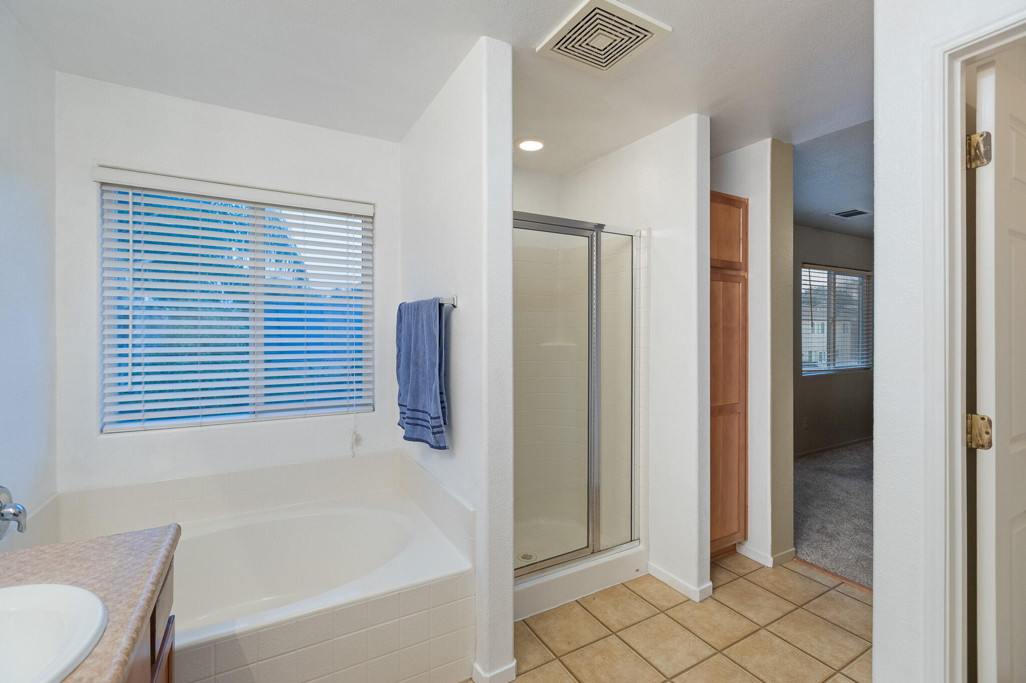 3124 N Mendonca, Visalia, CA 93291