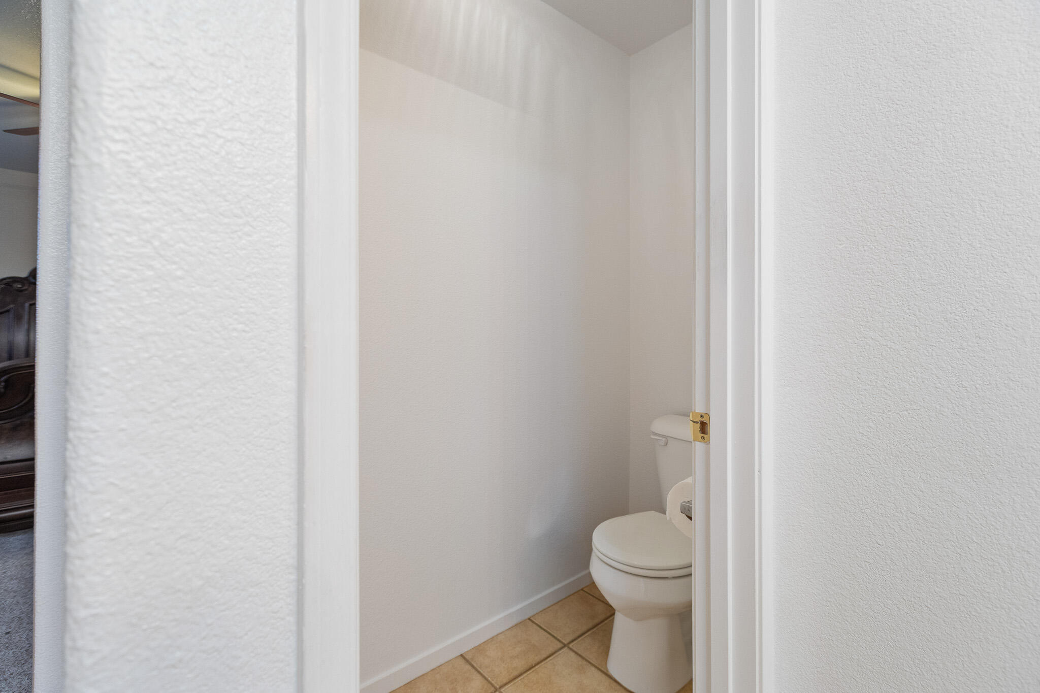 3124 N Mendonca, Visalia, CA 93291