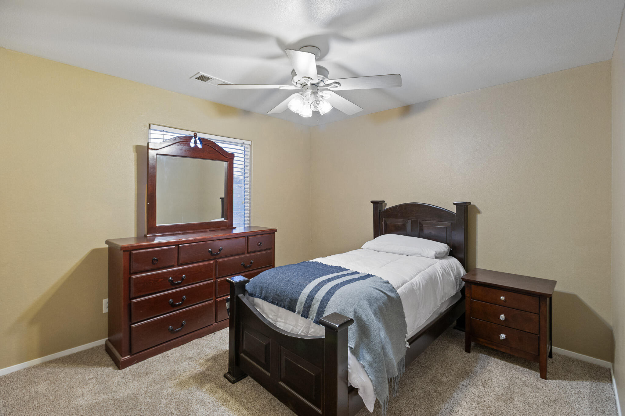3124 N Mendonca, Visalia, CA 93291