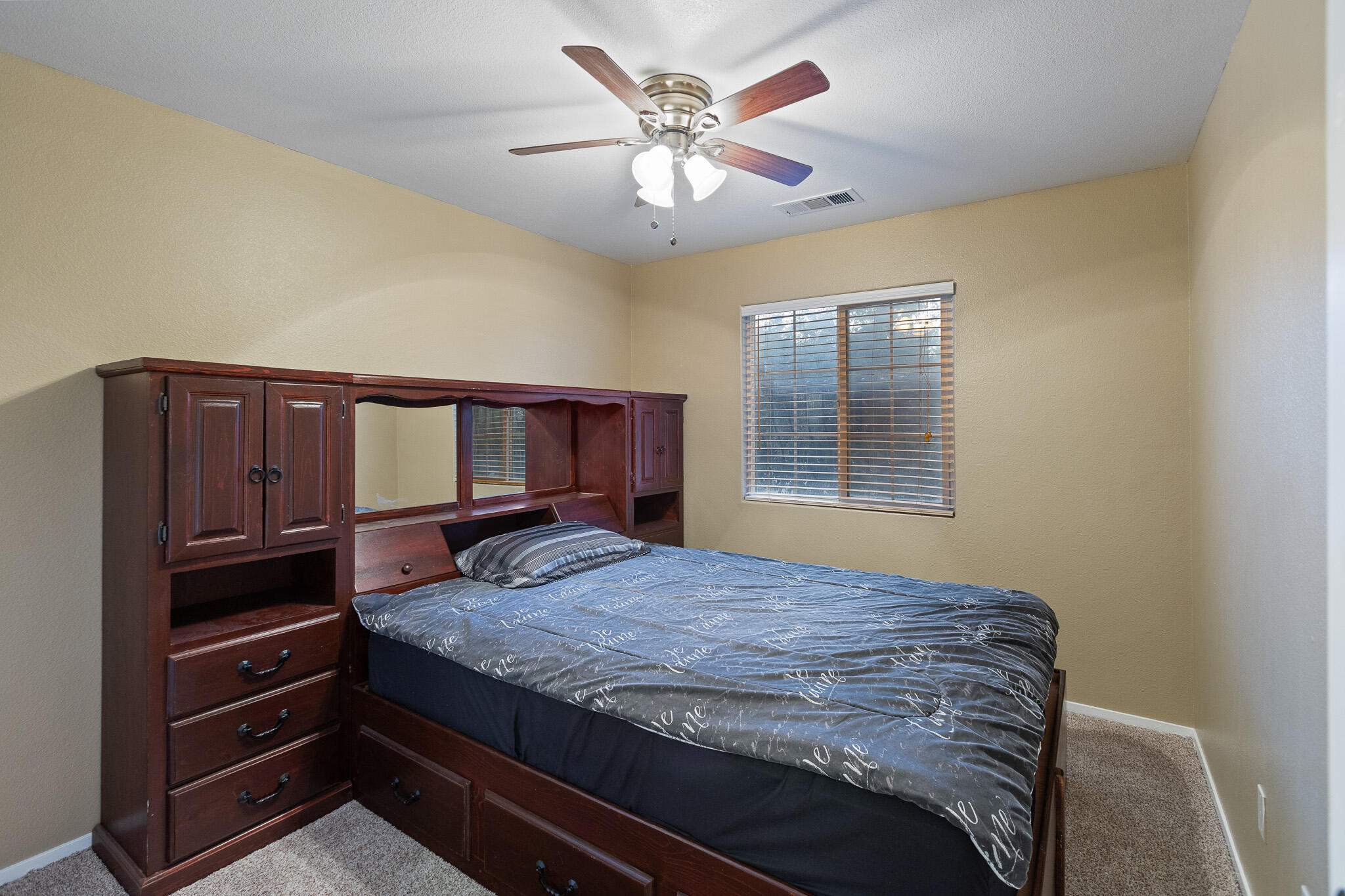 3124 N Mendonca, Visalia, CA 93291
