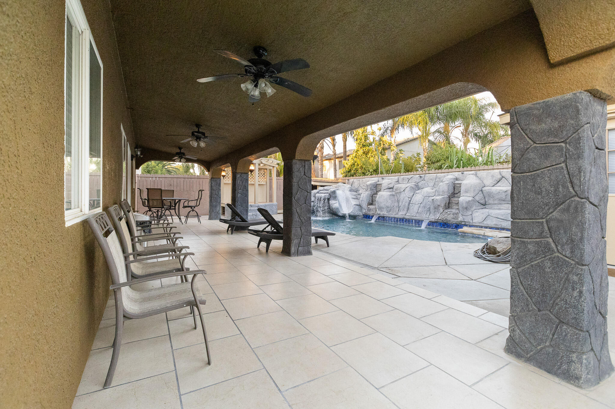 3124 N Mendonca, Visalia, CA 93291