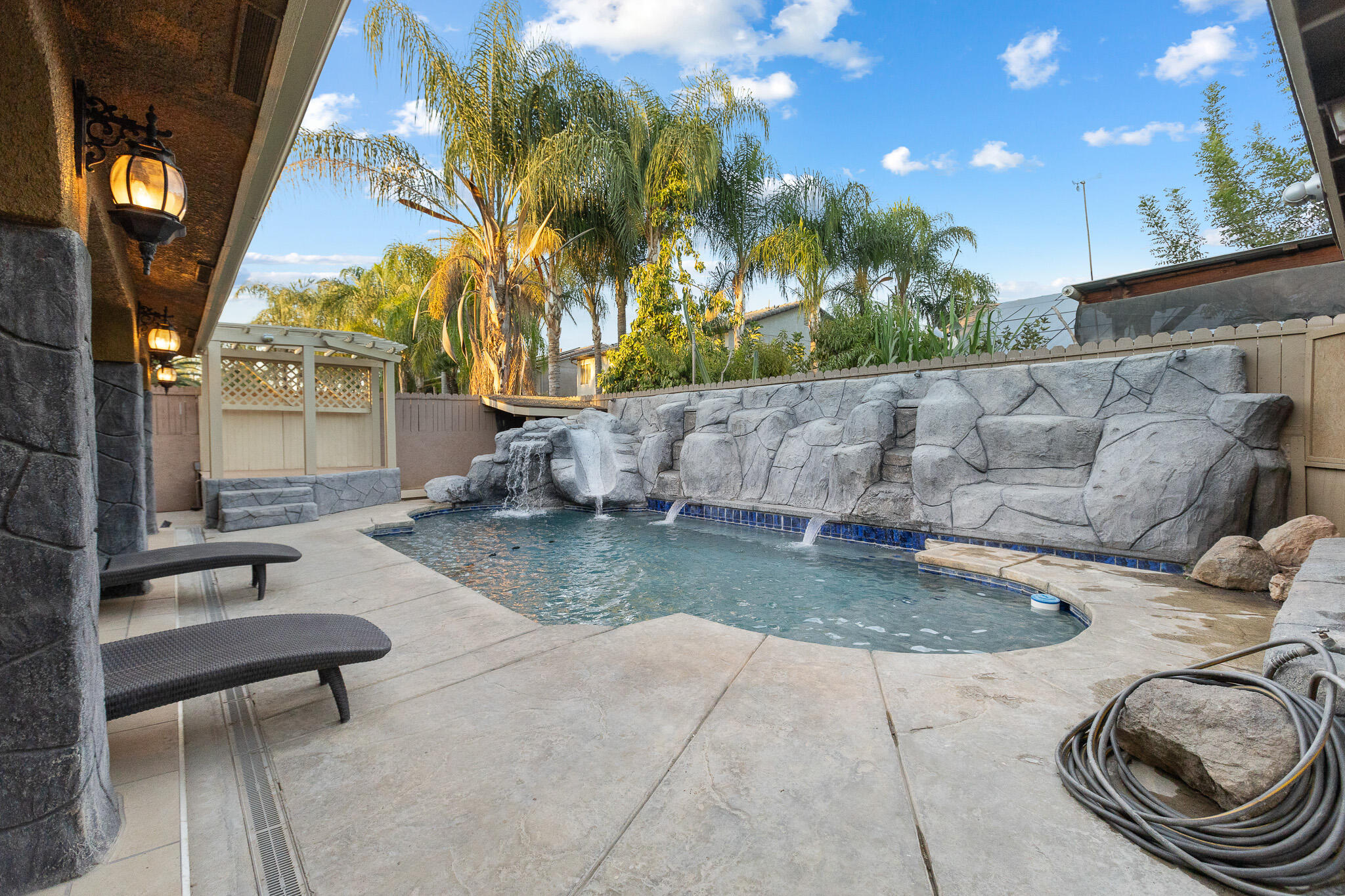 3124 N Mendonca, Visalia, CA 93291