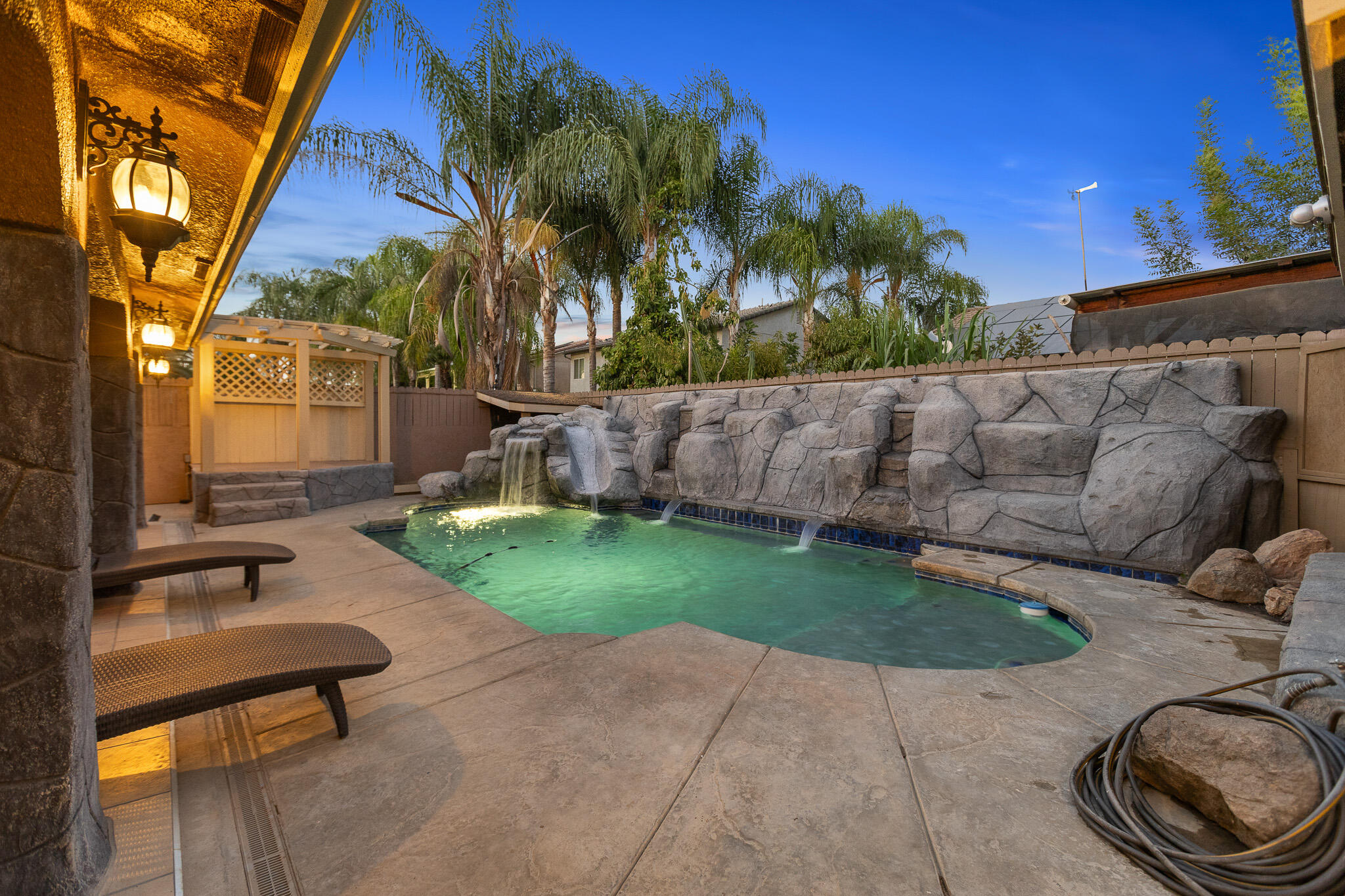 3124 N Mendonca, Visalia, CA 93291