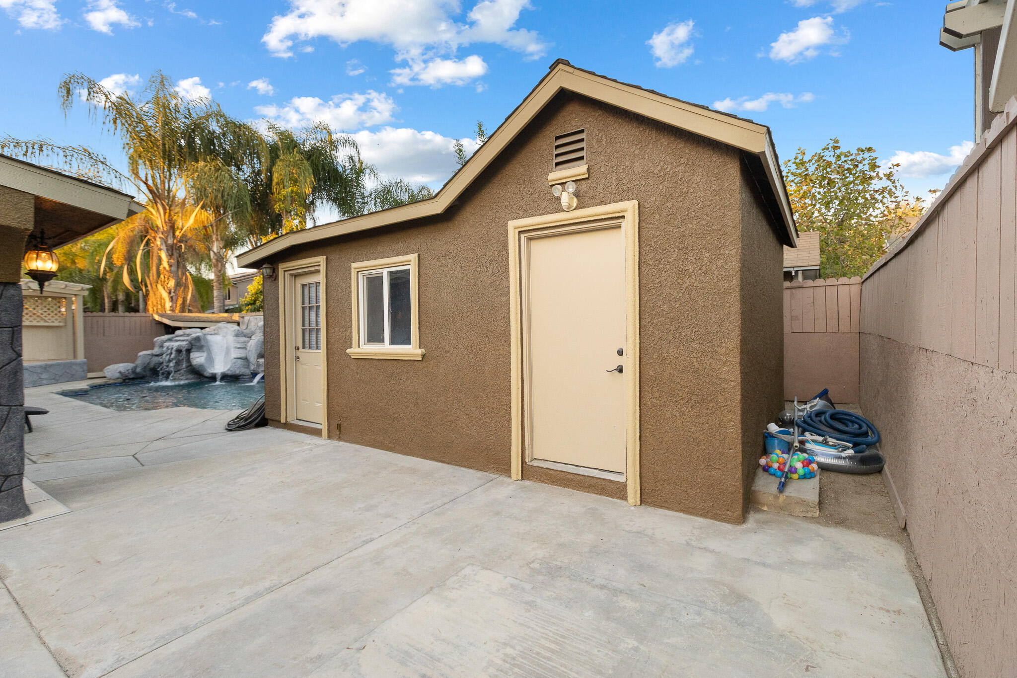 3124 N Mendonca, Visalia, CA 93291