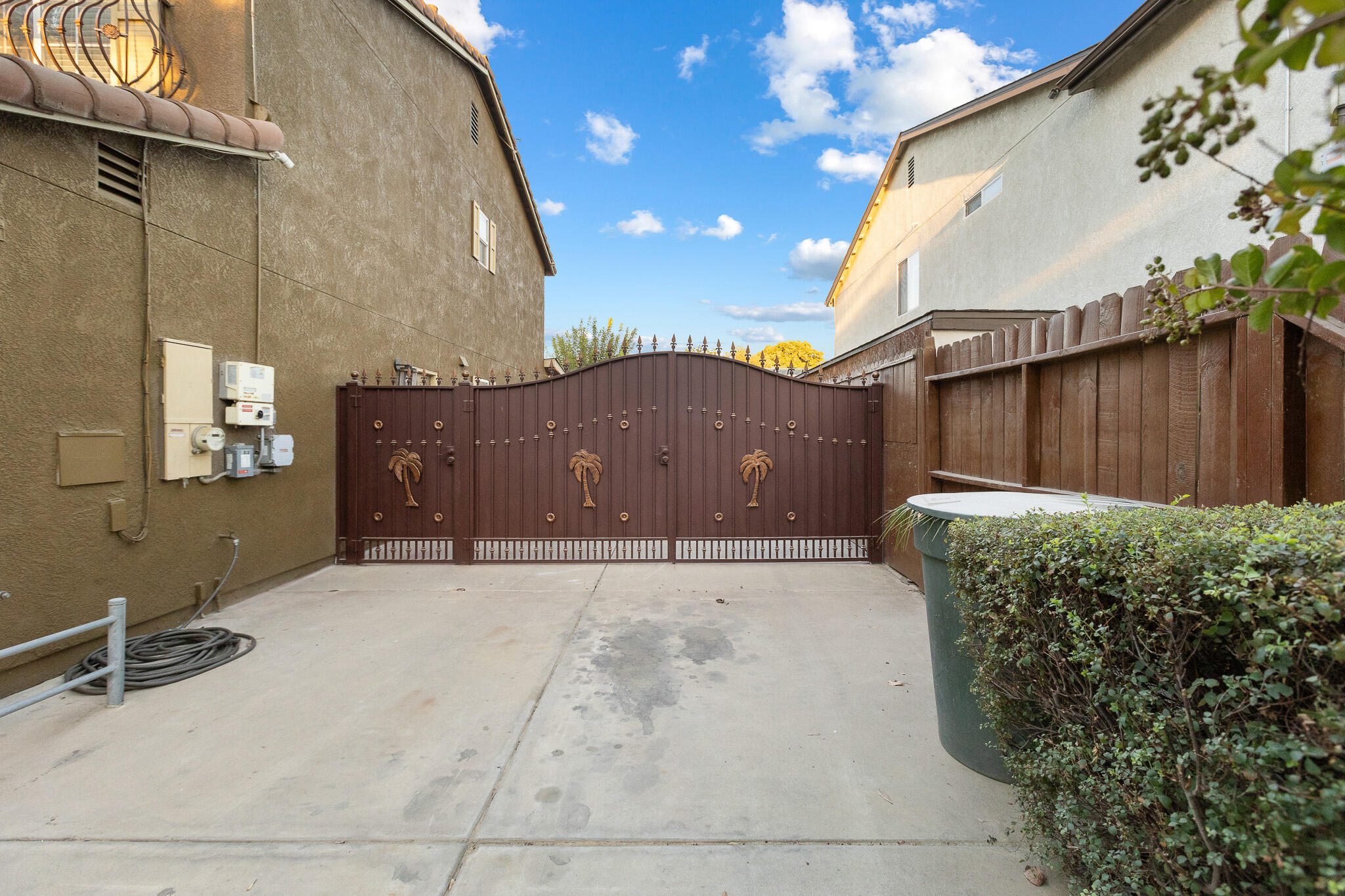 3124 N Mendonca, Visalia, CA 93291