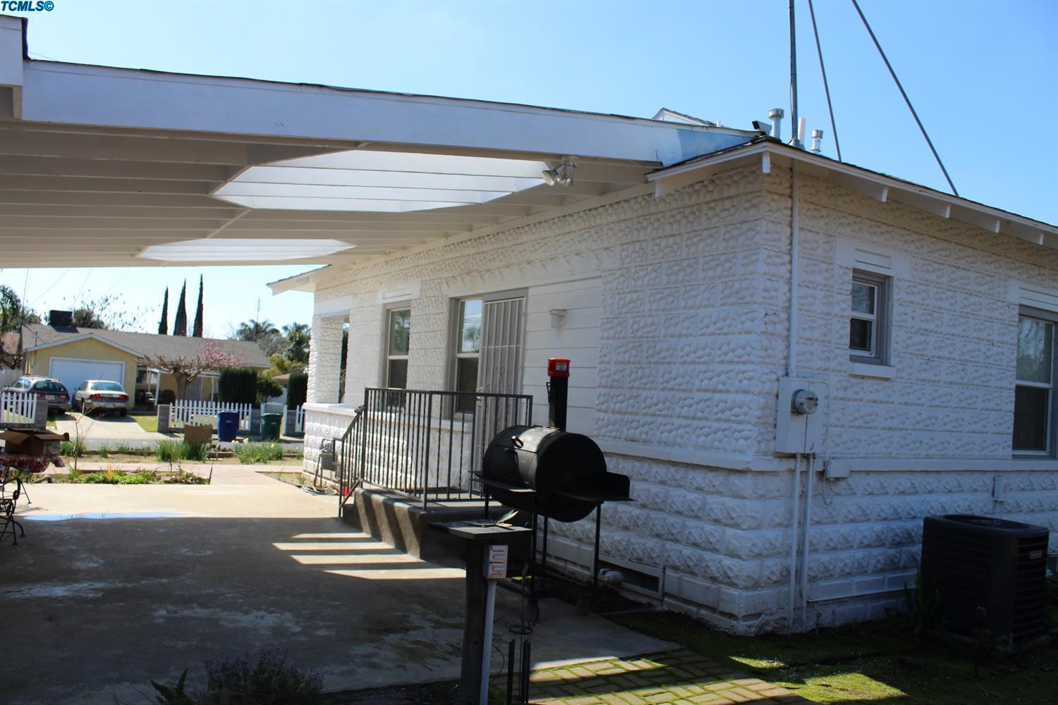 198 S Palm St, Woodlake, CA 93286