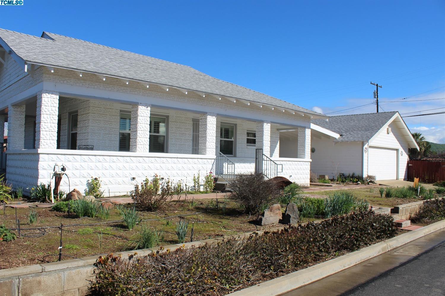 198 S Palm St, Woodlake, CA 93286