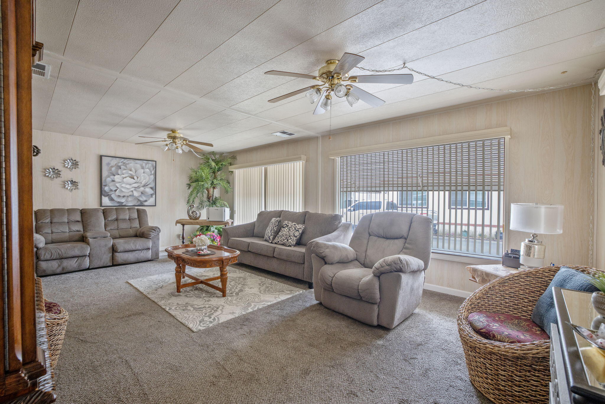225 N Akers St #312, Visalia, CA 93291