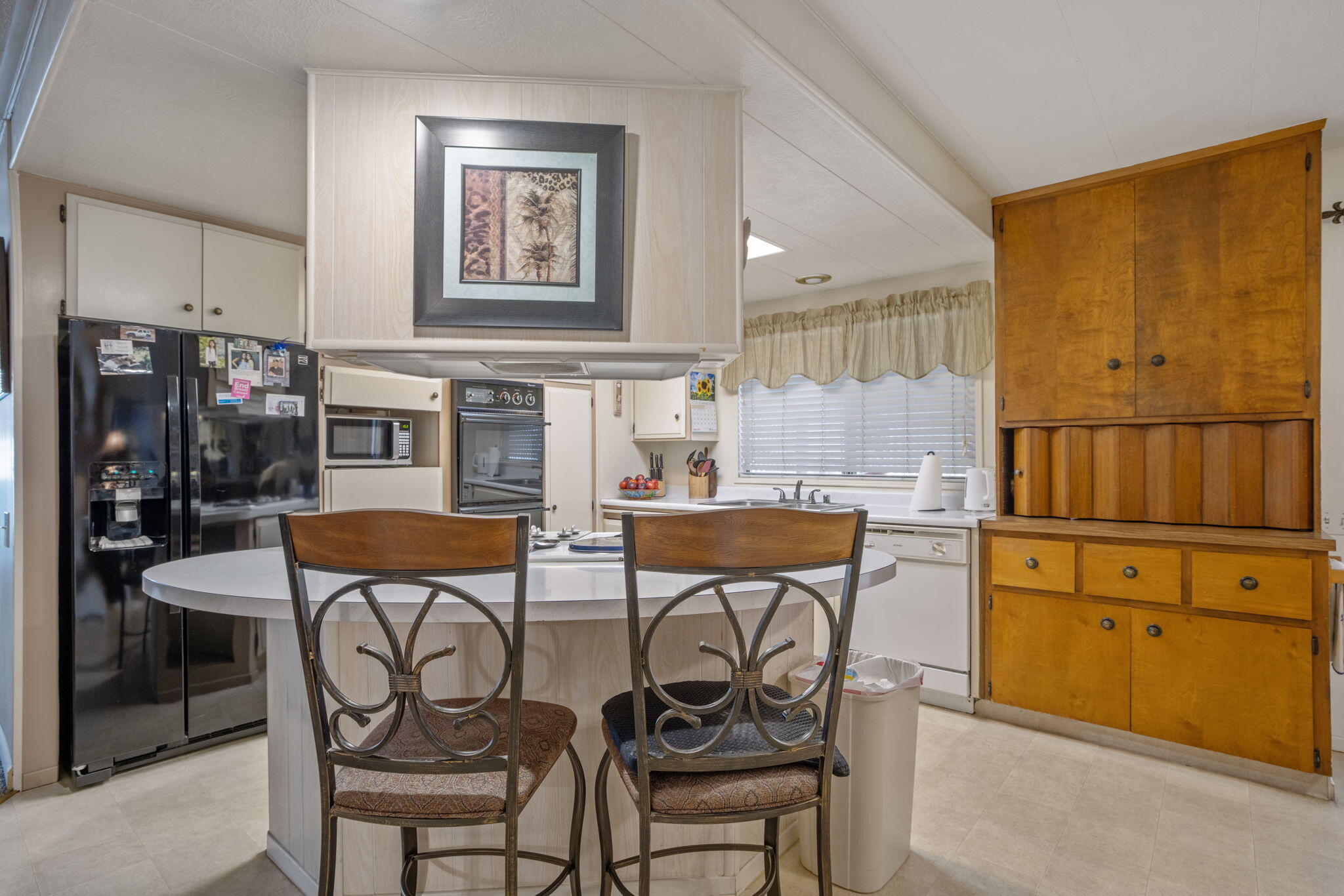 225 N Akers St #312, Visalia, CA 93291