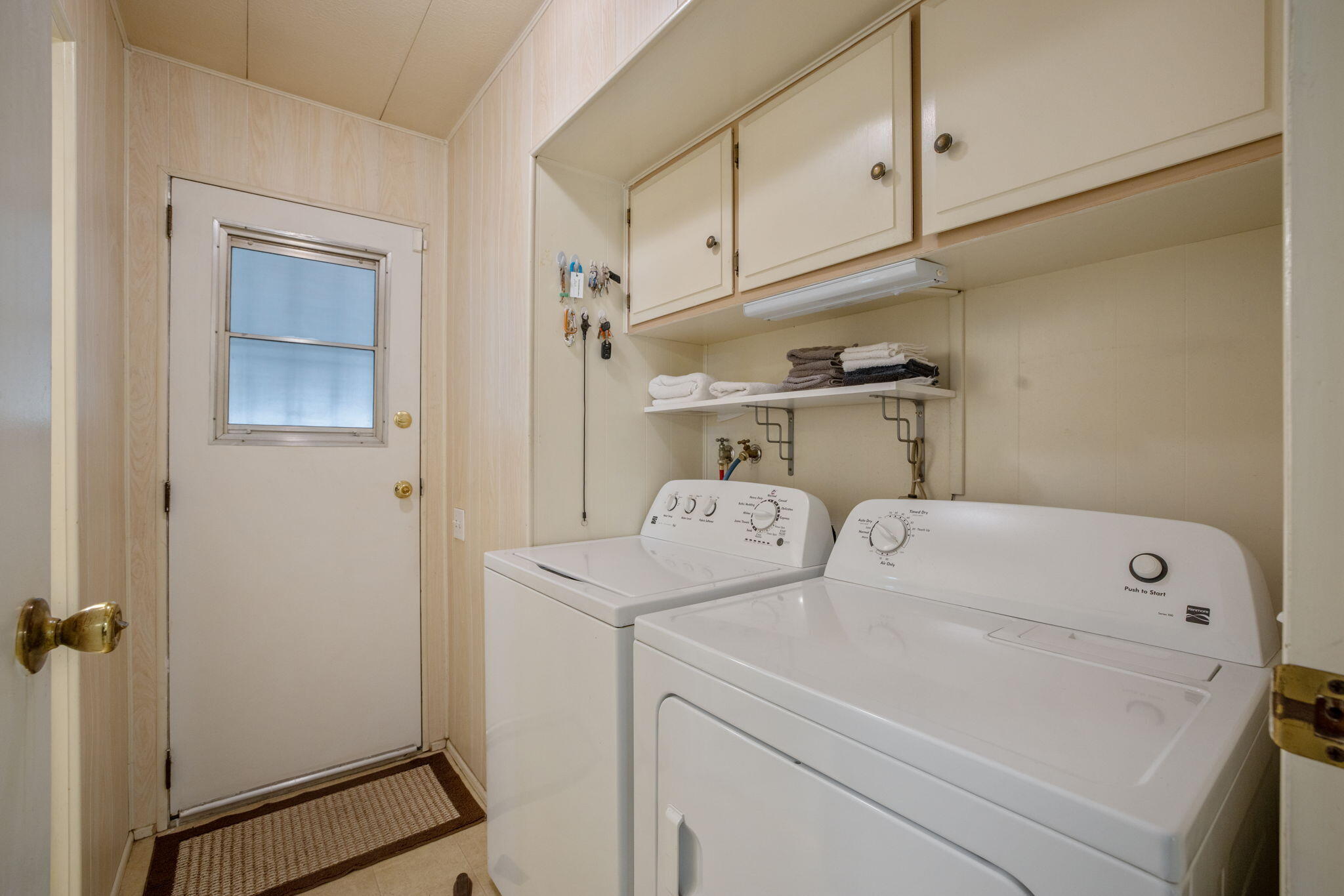 225 N Akers St #312, Visalia, CA 93291