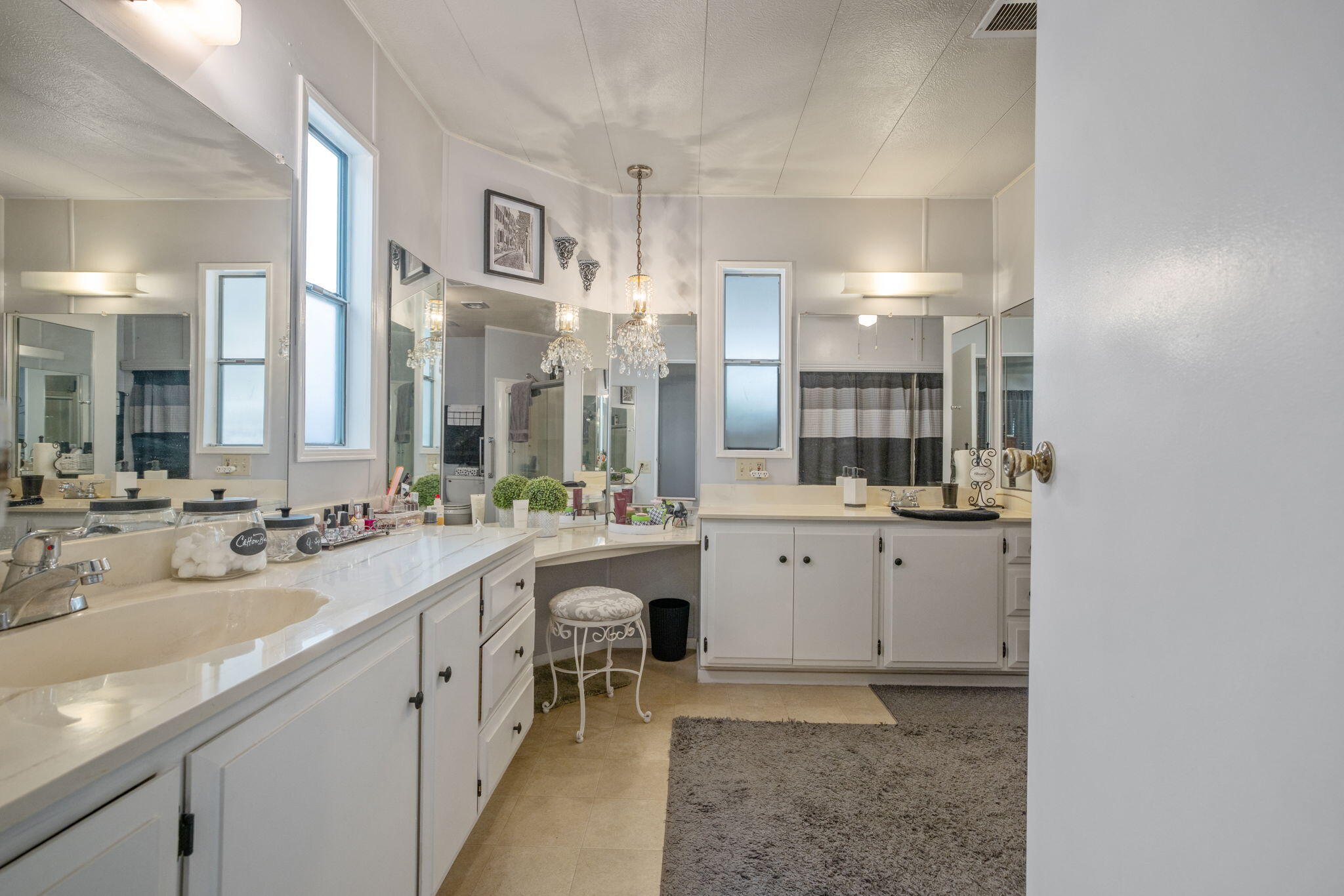 225 N Akers St #312, Visalia, CA 93291