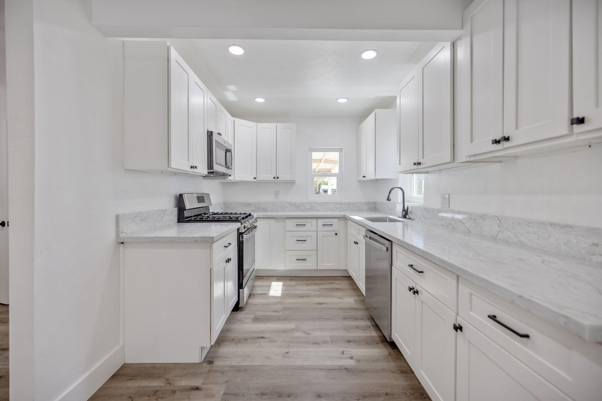 1208 Hall Ave, Corcoran, CA 93212