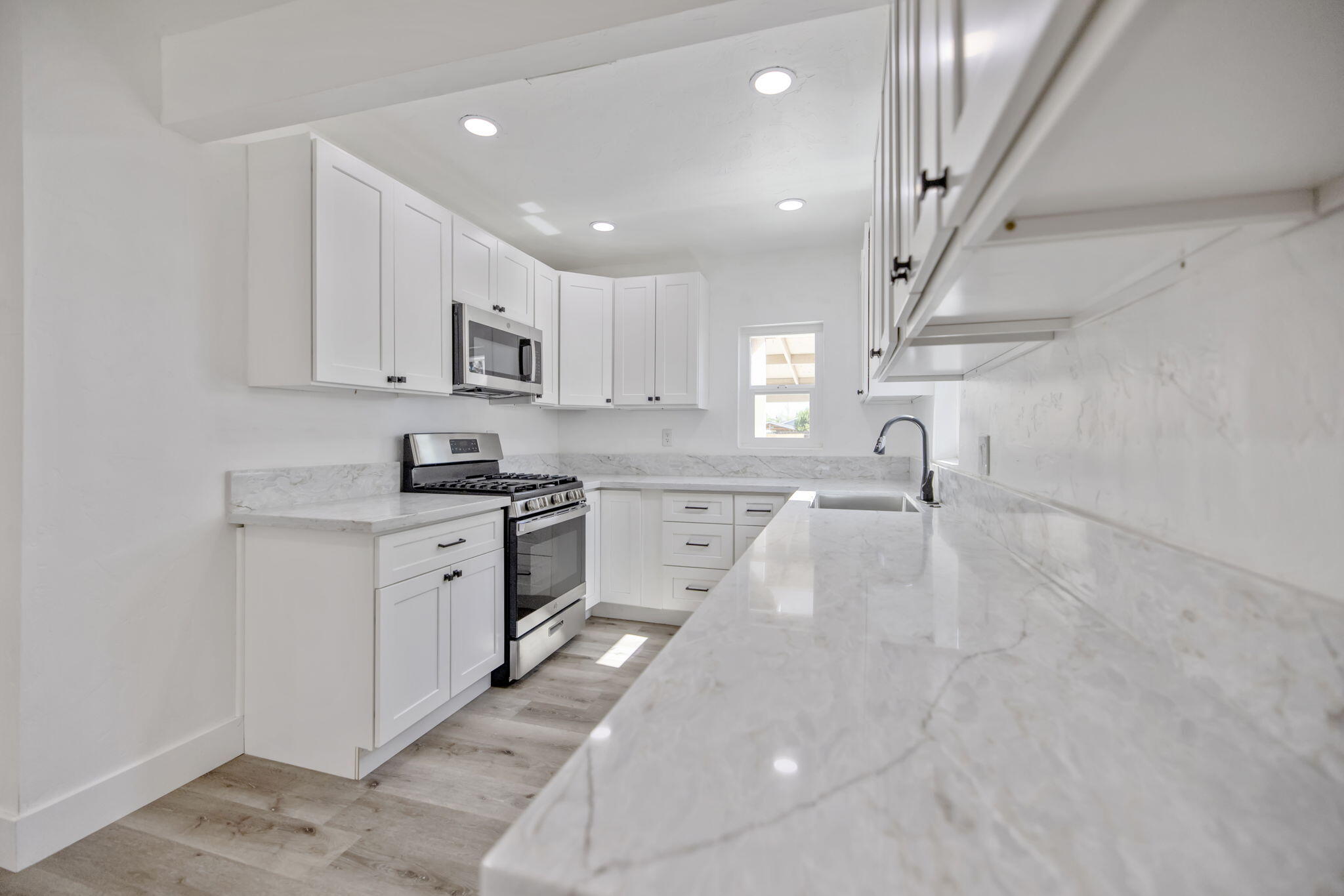1208 Hall Ave, Corcoran, CA 93212