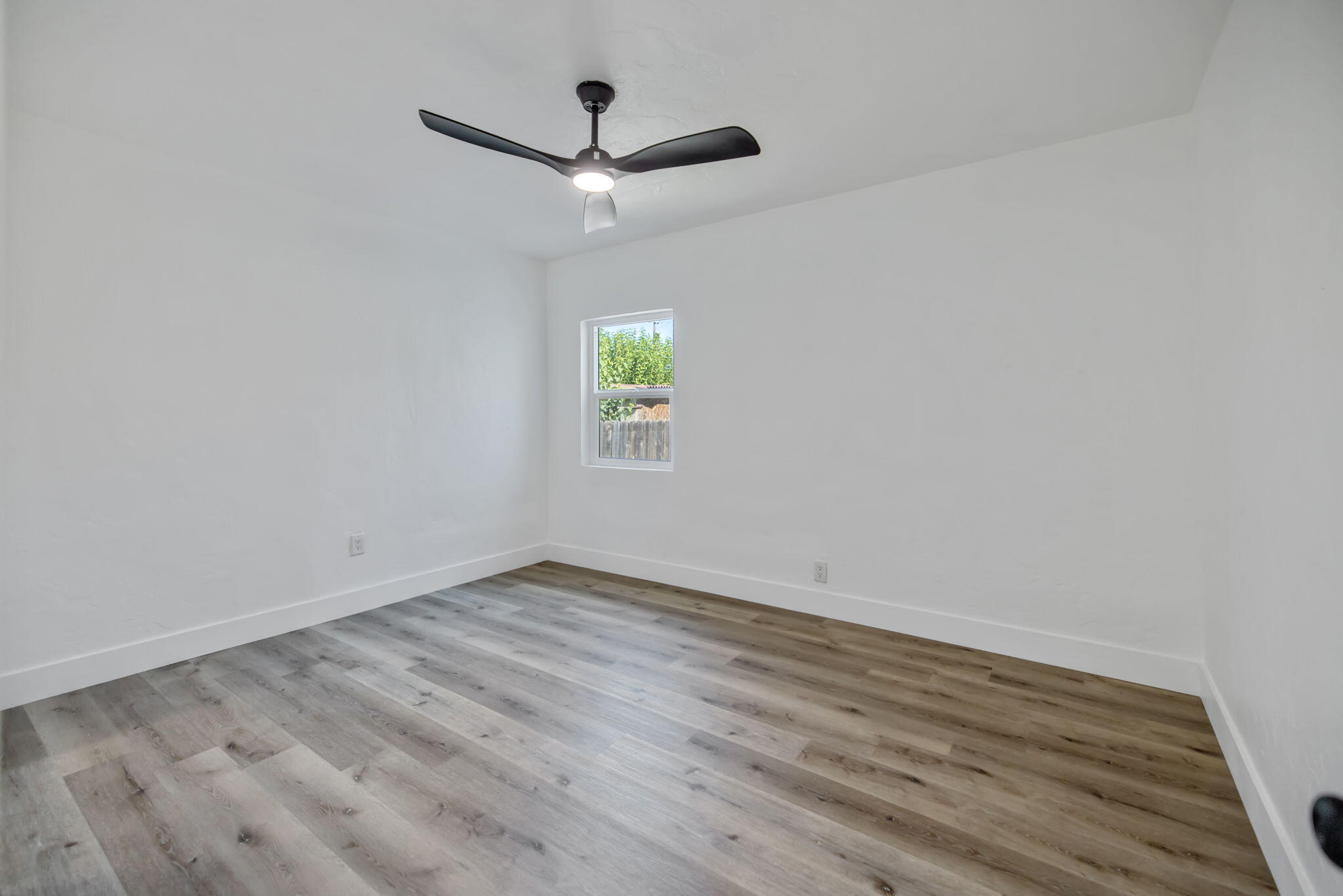 1208 Hall Ave, Corcoran, CA 93212