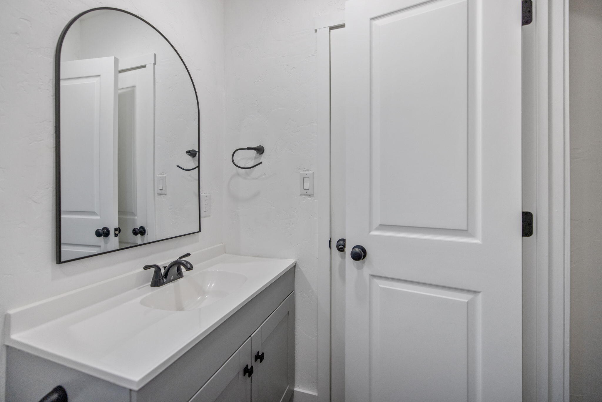 1208 Hall Ave, Corcoran, CA 93212